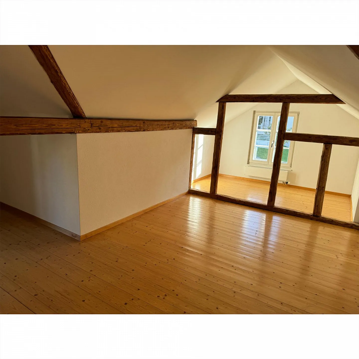 Maison d'angle de 5 pièces au cœur de la ville avec jardin verdoyant - Photo 17 sur 25