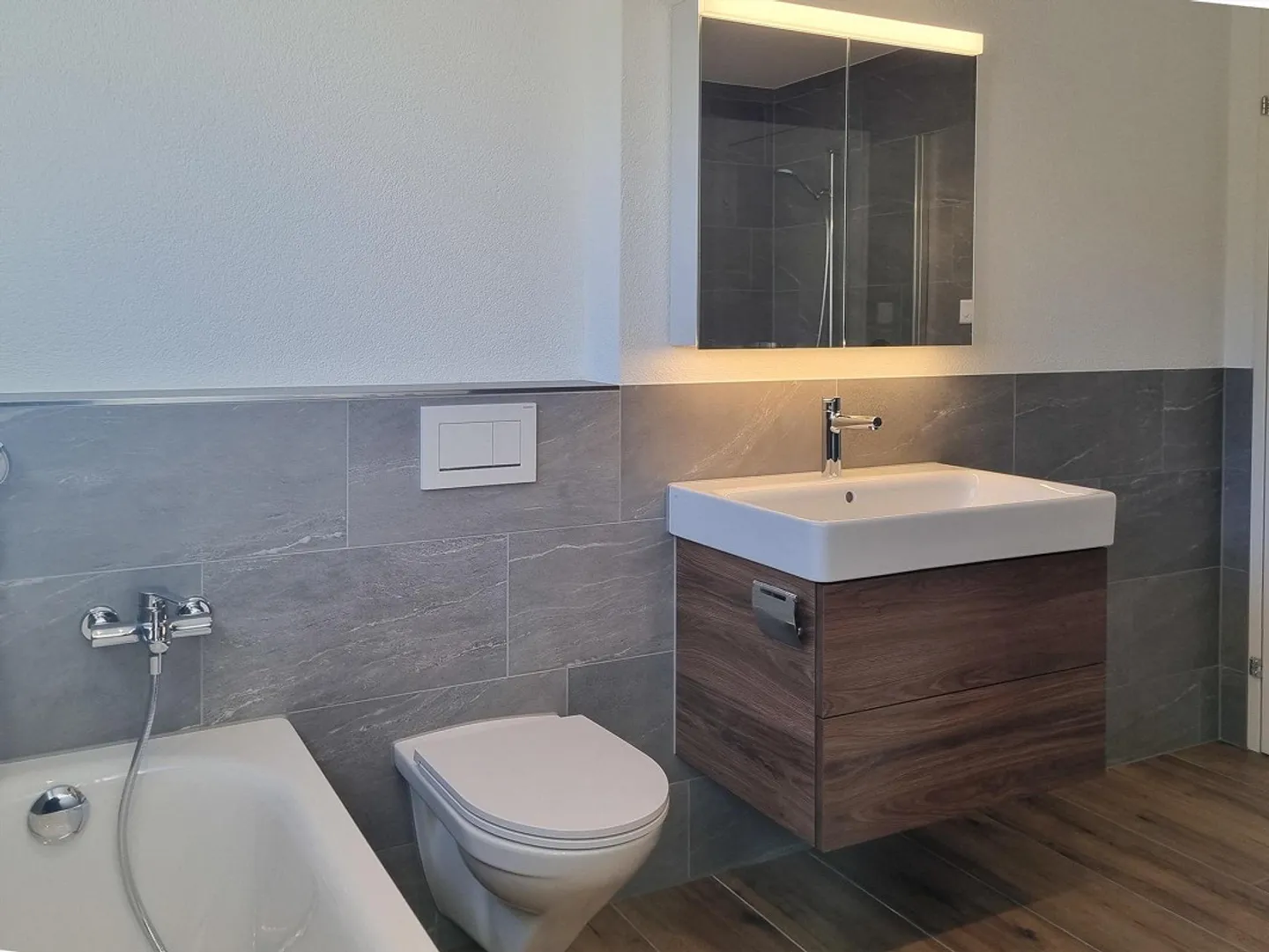 Appartement spacieux de 3,5 pièces avec espace jardin - Photo 9 sur 12