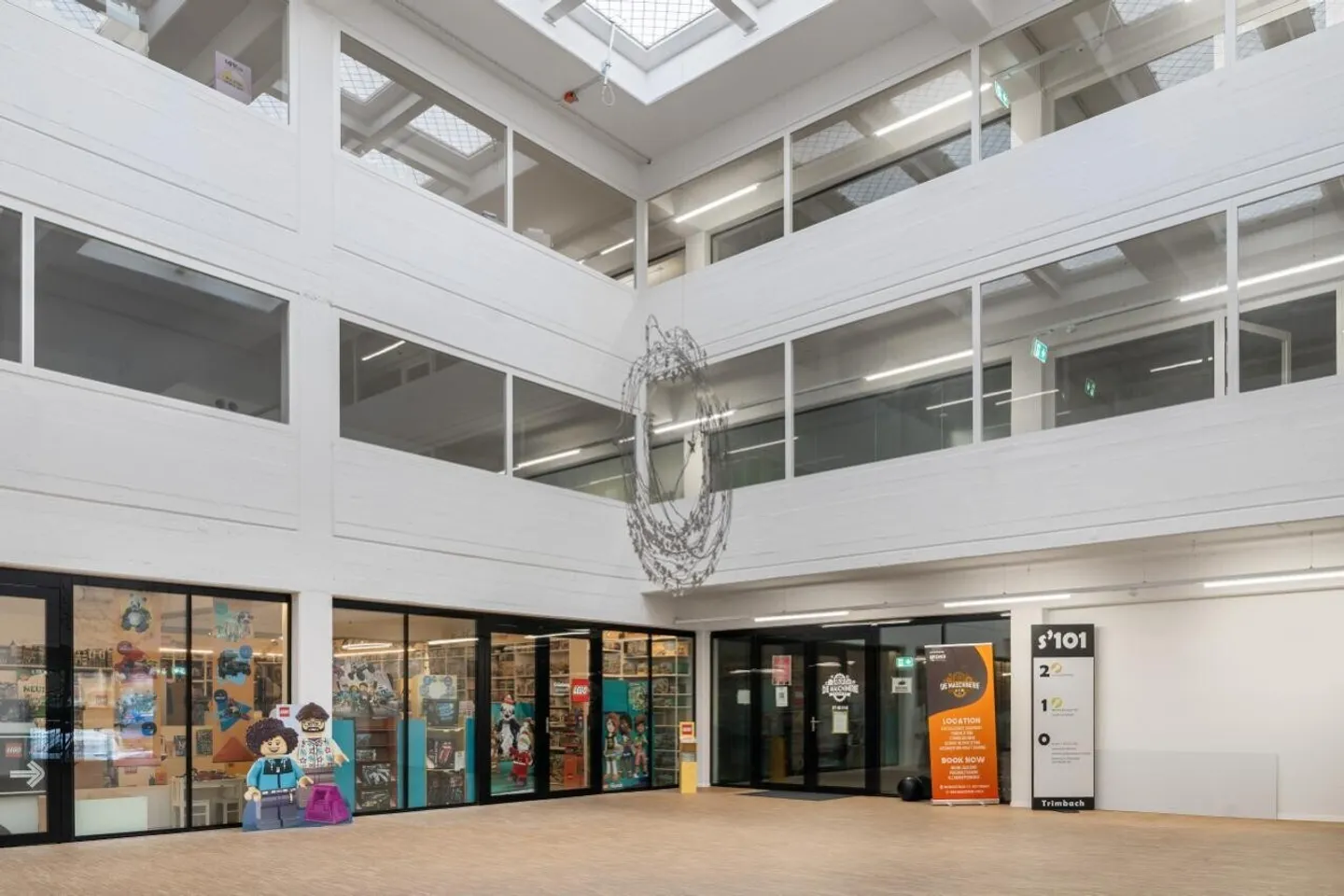 Espaces commerciaux et de stockage attrayants à louer à Trimbach - Photo 3 sur 12