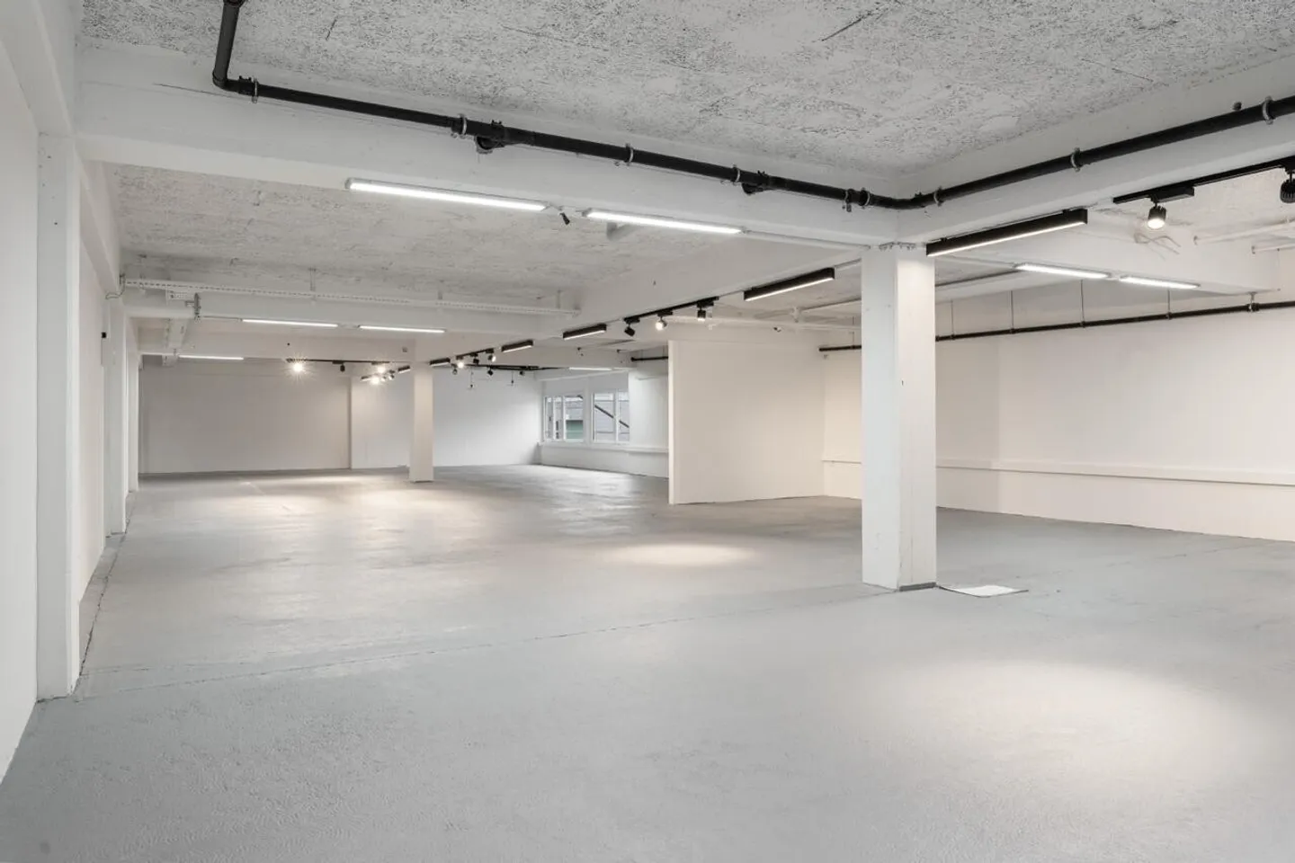 Espaces commerciaux et de stockage attrayants à louer à Trimbach - Photo 5 sur 12