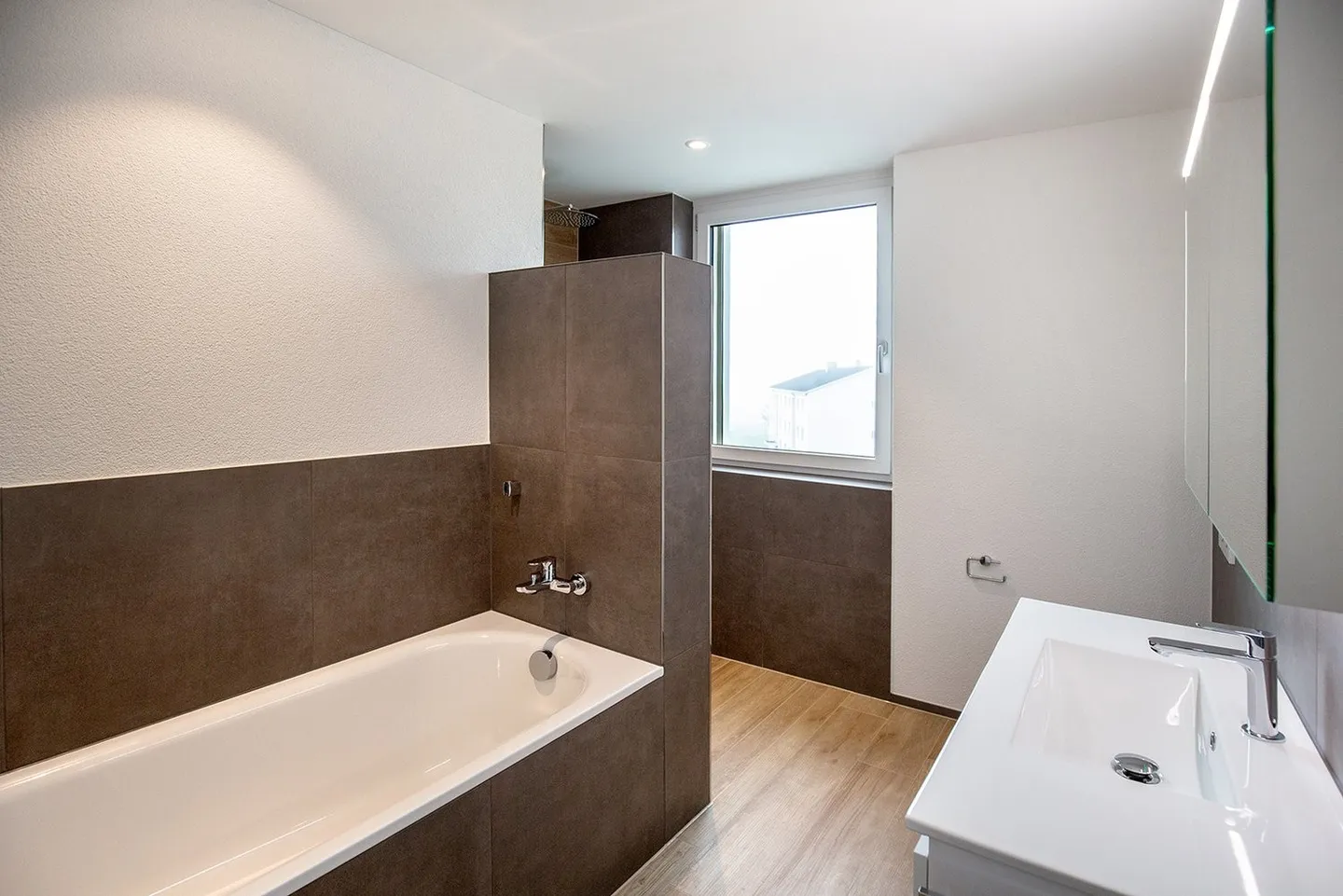 Exklusive 3.5 Zimmer Wohnung - Foto 4 von 11