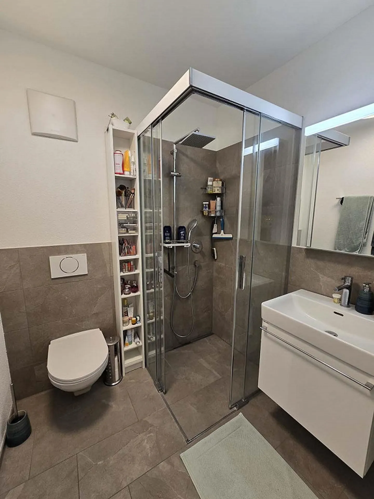 Moderno appartamento attico di 4,5 locali con terrazza incl. spese + 2 posti auto 2410.00 - Foto 9 di 10