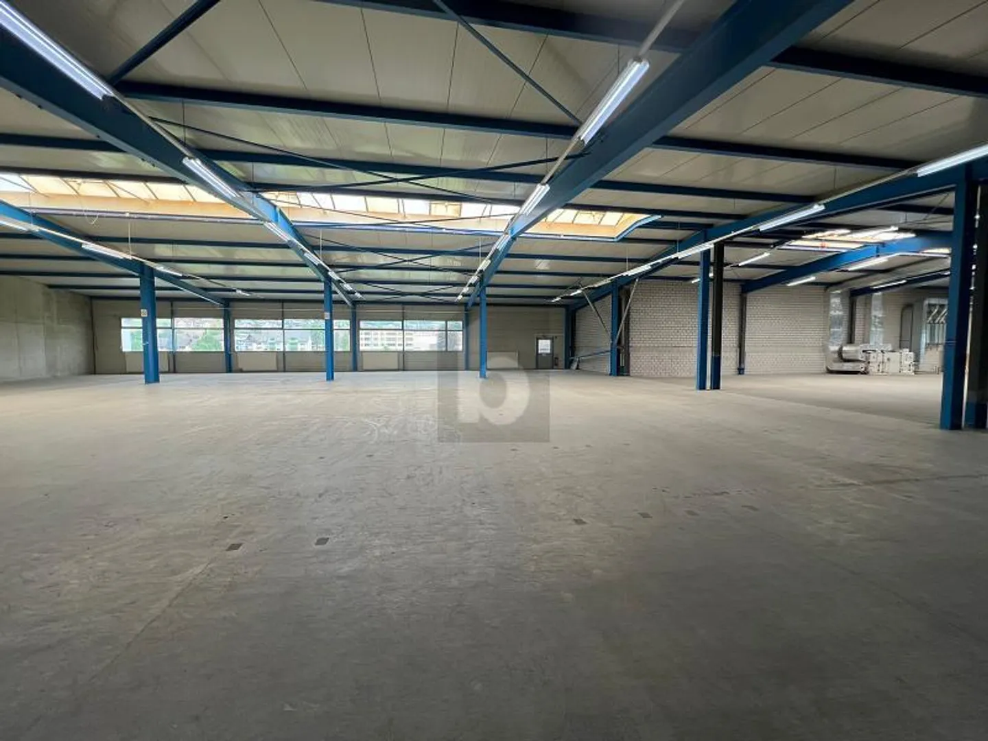 SPACIEUX AVEC BEAUCOUP D'ESPACE DE RANGEMENT - Photo 3 sur 5
