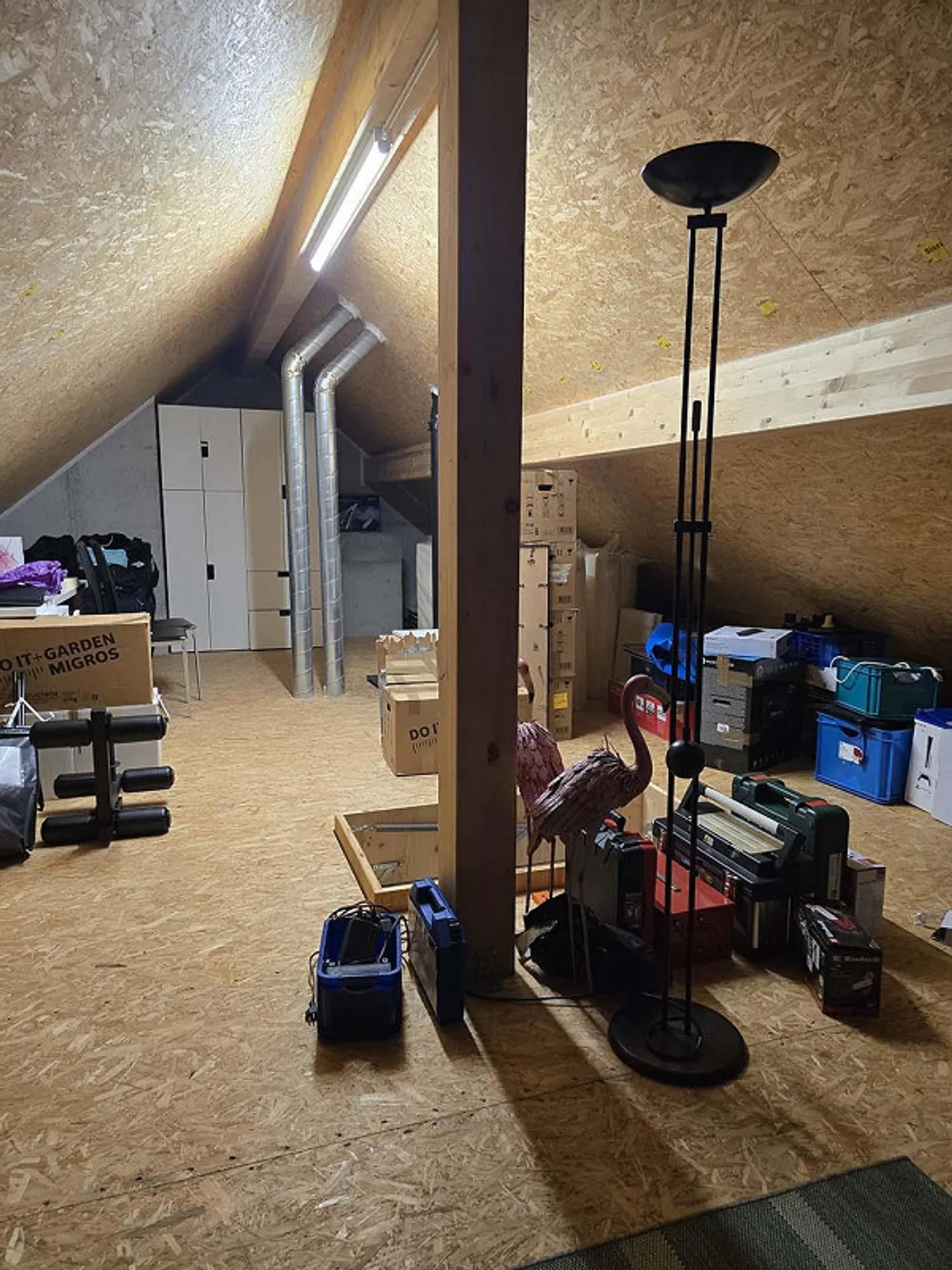 Moderno appartamento attico di 4,5 locali con terrazza incl. spese + 2 posti auto 2410.00 - Foto 5 di 10