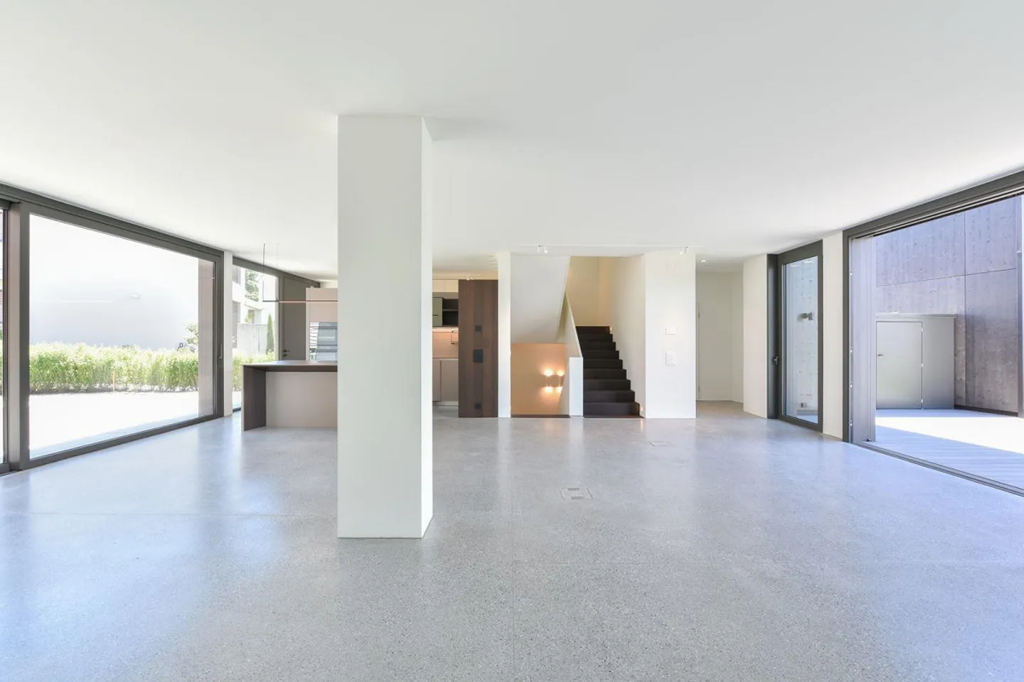 Modern single-family home including 3 parking spaces in TG - sunny, quiet, and in the middle of Maienfeld - Photo 10 of 19
