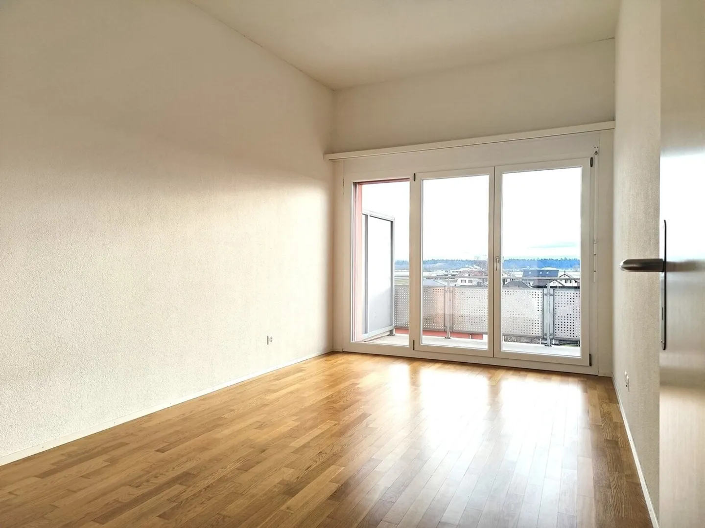 Bright & modern 2.5-room apartment with comfort - Photo 2 of 7