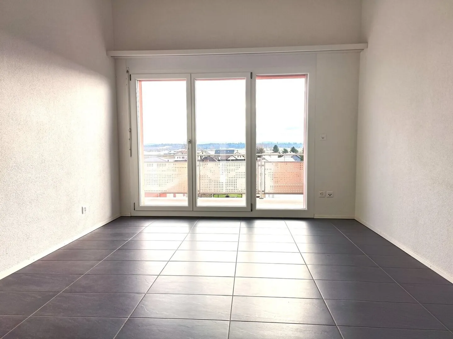 Bright & modern 2.5-room apartment with comfort - Photo 3 of 7