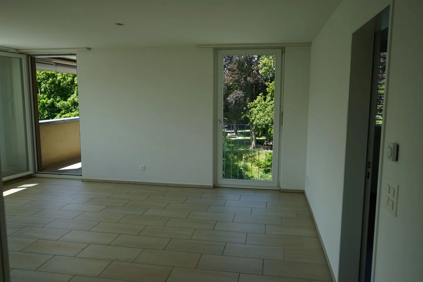 Modern and family-friendly 4 1/2-room apartment - Photo 3 of 10