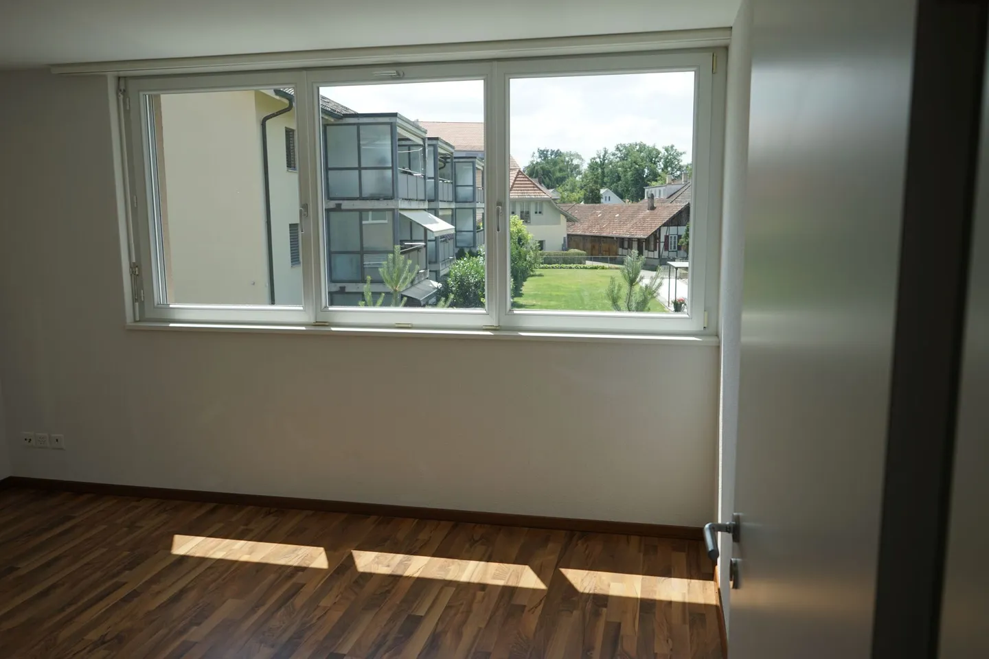 Modern and family-friendly 4 1/2-room apartment - Photo 4 of 10