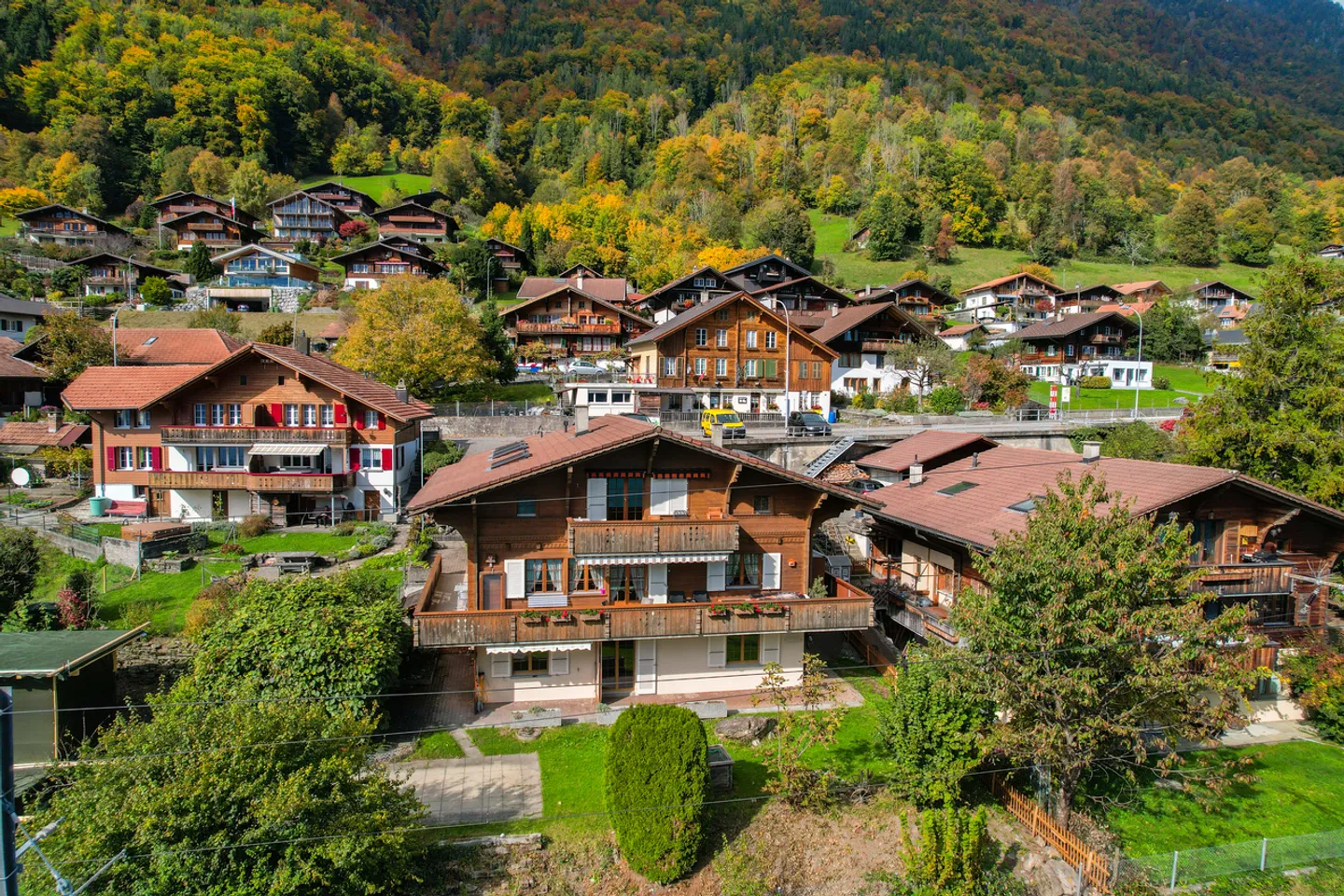 Garden apartment with panoramic view of lake and mountains - Photo 1 of 14