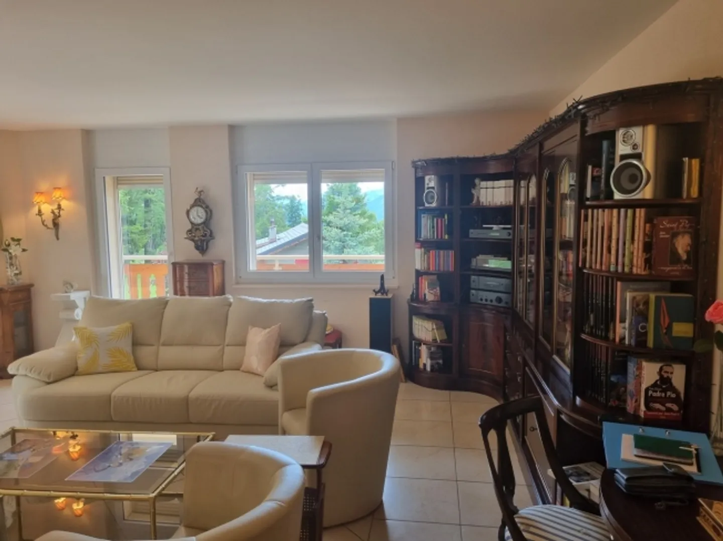 CRANS - MONTANA
Splendid chalet of 3 PPE lots
Quality location - Photo 6 of 11