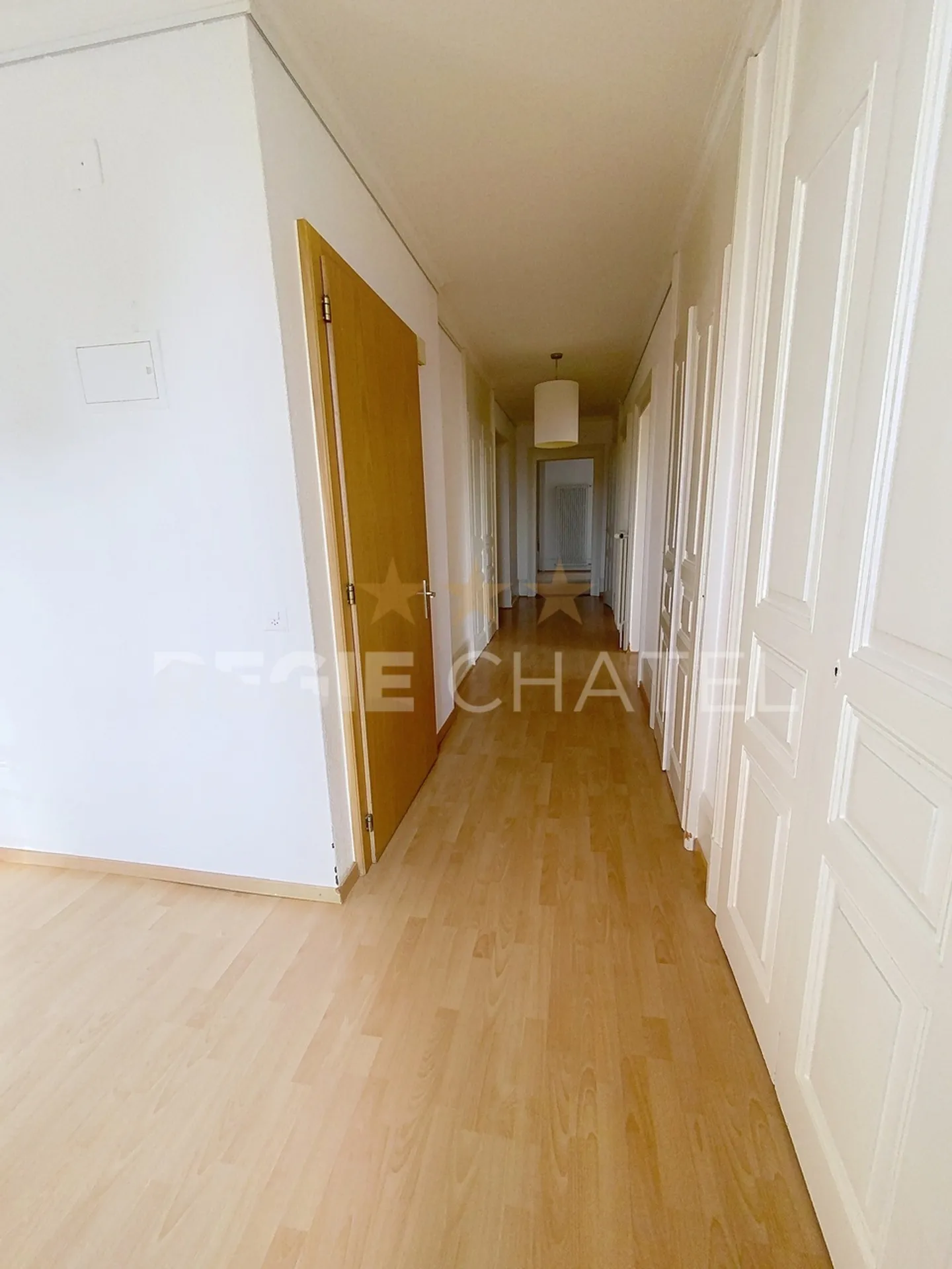 Appartement de 4.5 pièces au 1er étage avec belle terrasse - Photo 5 sur 8
