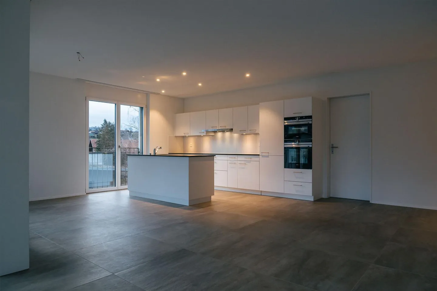 Modern 4.5-room apartment with Swedish stove and large balcony in Uet - Photo 1 of 11