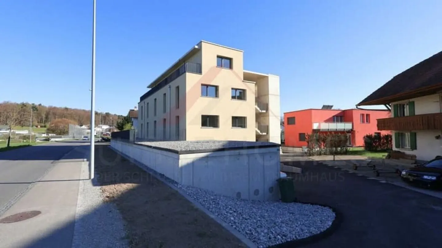 Appartamento attico moderno di 3,5 locali a Gurmels - con terrazza di 45 m² - Foto 1 di 15
