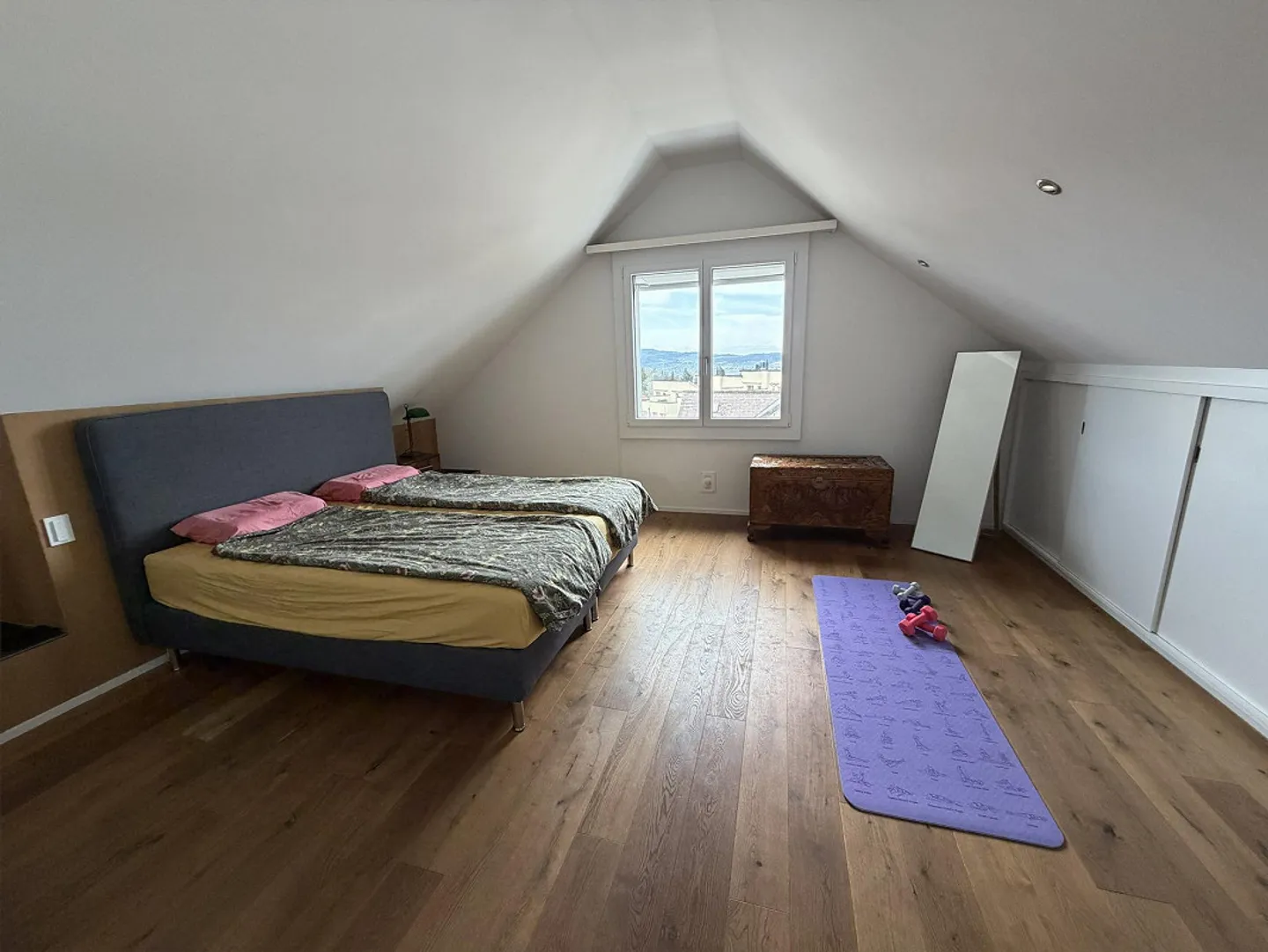 Appartamento 5.5 stanze con ampio soggiorno e balcone - Foto 4 di 11