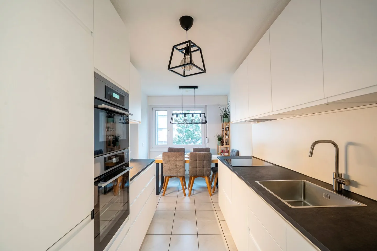 Appartamento ristrutturato di 4,5 locali con finiture curate - Foto 2 di 14