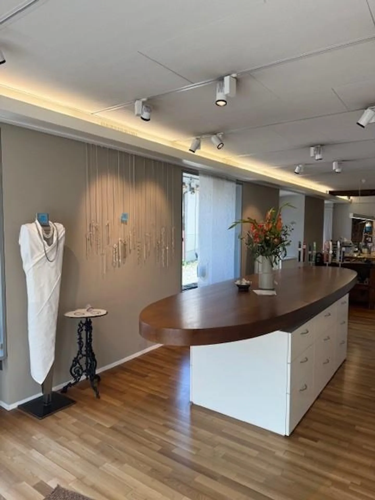 Retail space at Hauptplatz 5, Schwyz - central location with charm - Photo 3 of 5