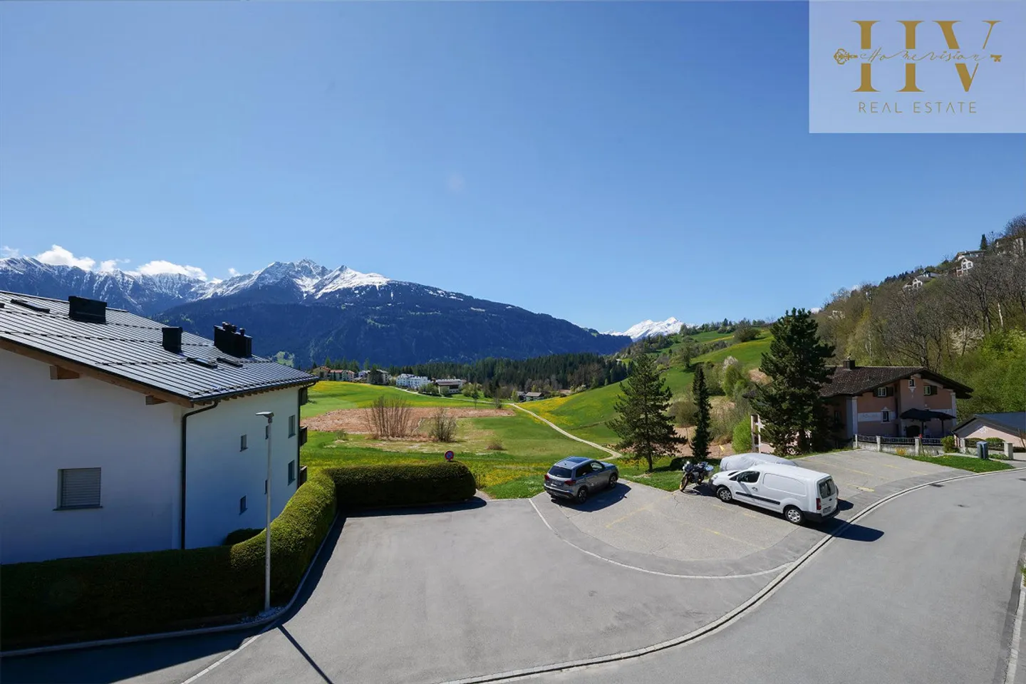 Attractive apartment in Laax with sunny XXL balcony - Photo 7 of 13