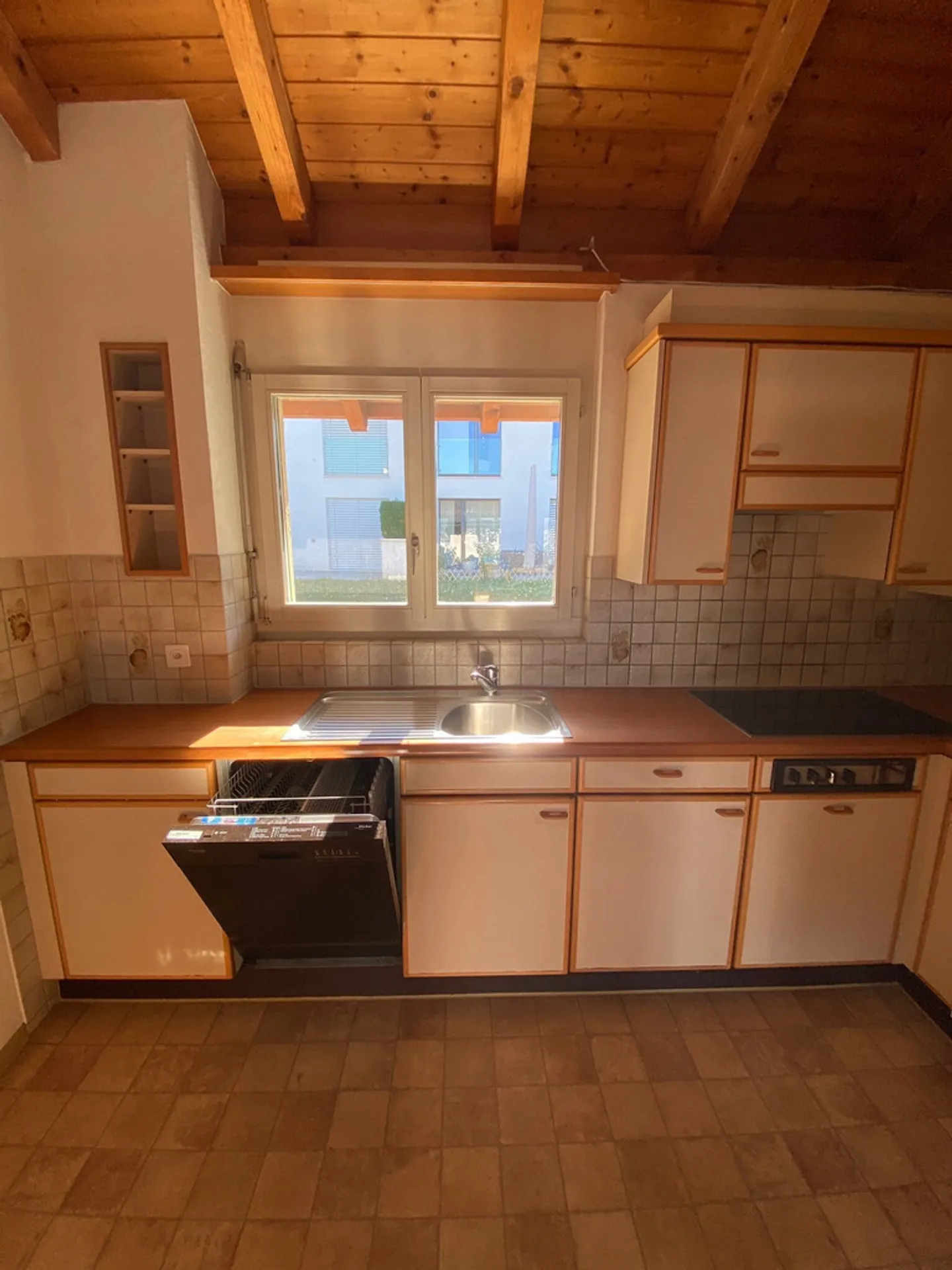 Appartamento temporaneo di 3,5 stanze con vista lago - Foto 3 di 7