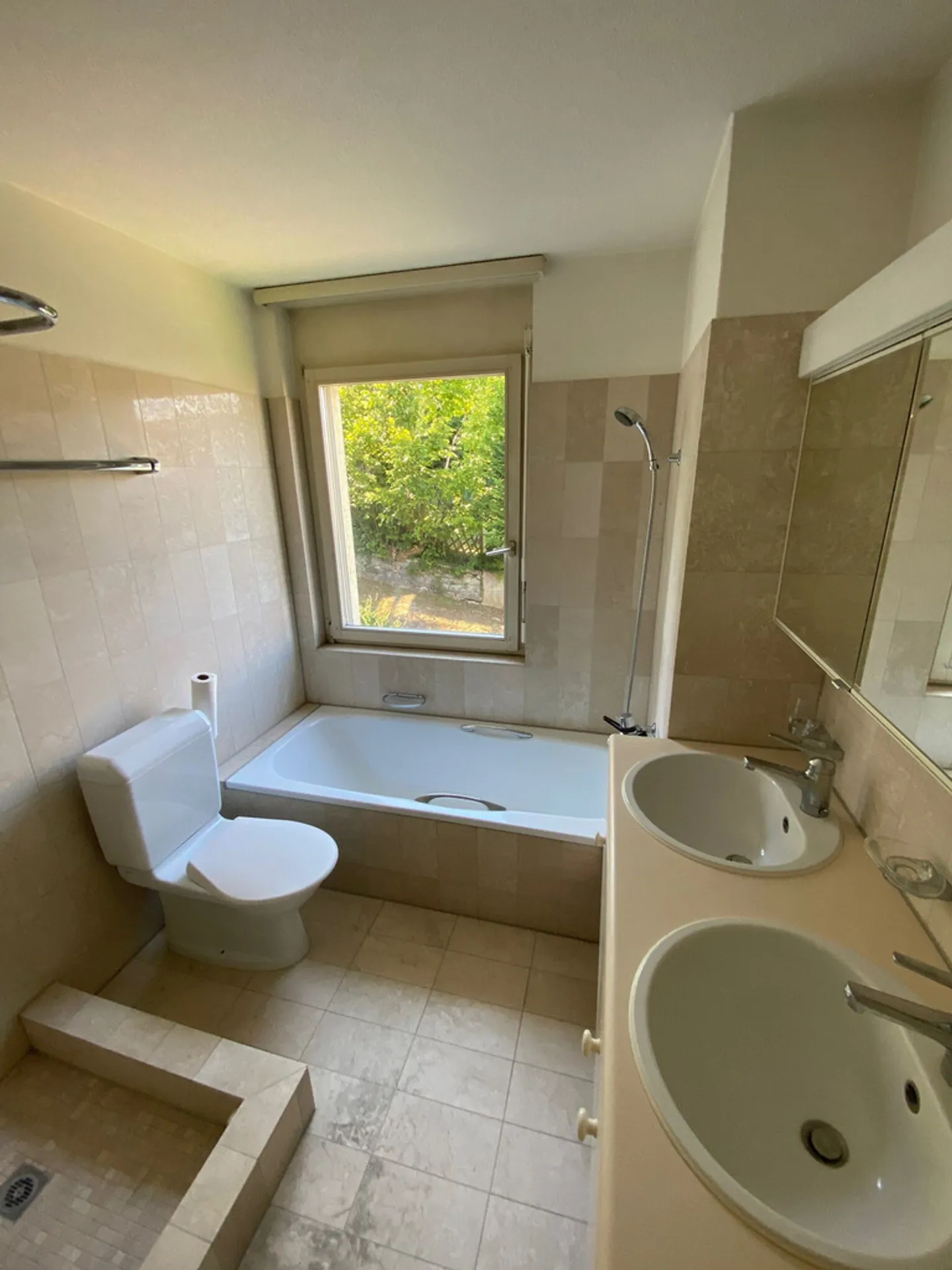 Appartamento temporaneo di 3,5 stanze con vista lago - Foto 7 di 7