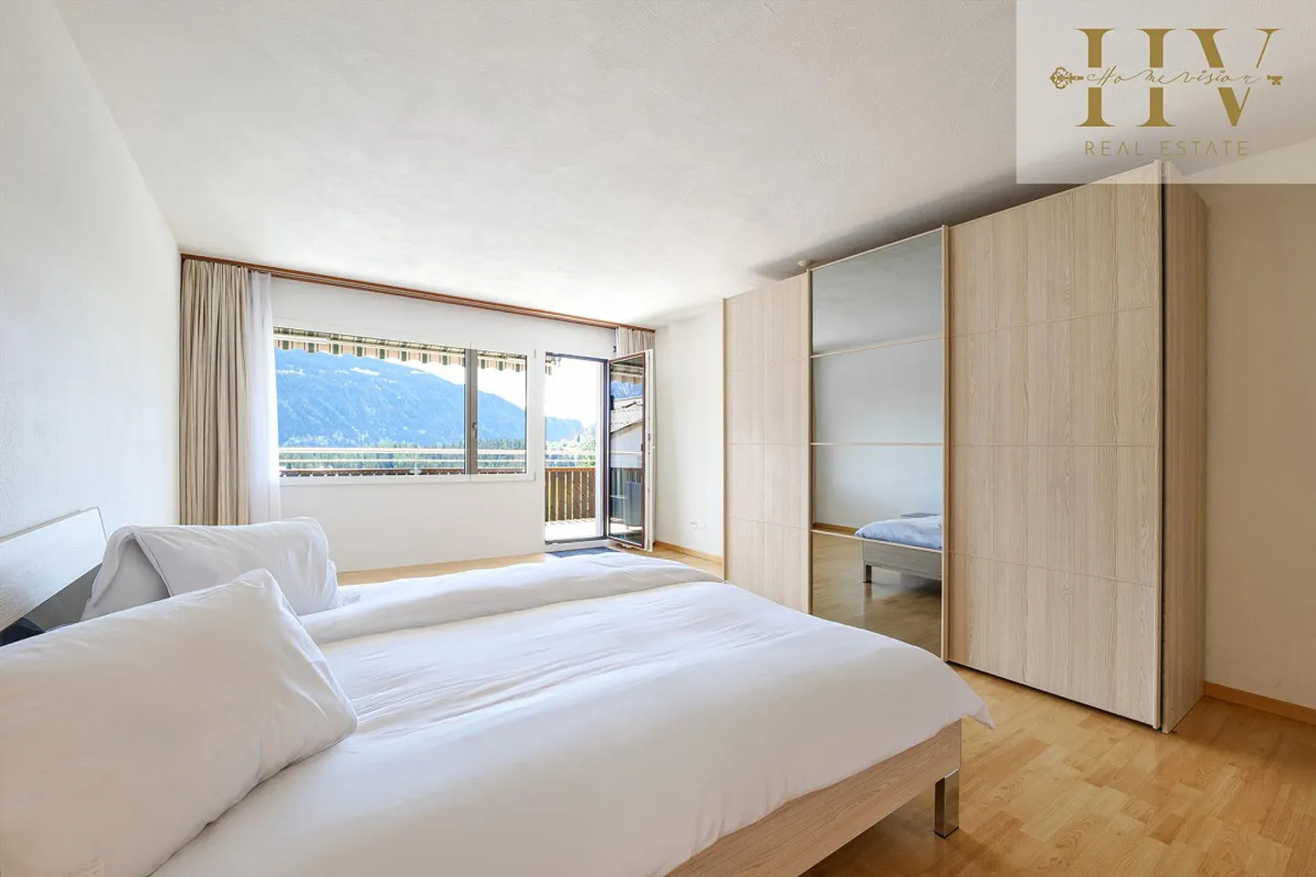 Attractive apartment in Laax with sunny XXL balcony - Photo 10 of 13