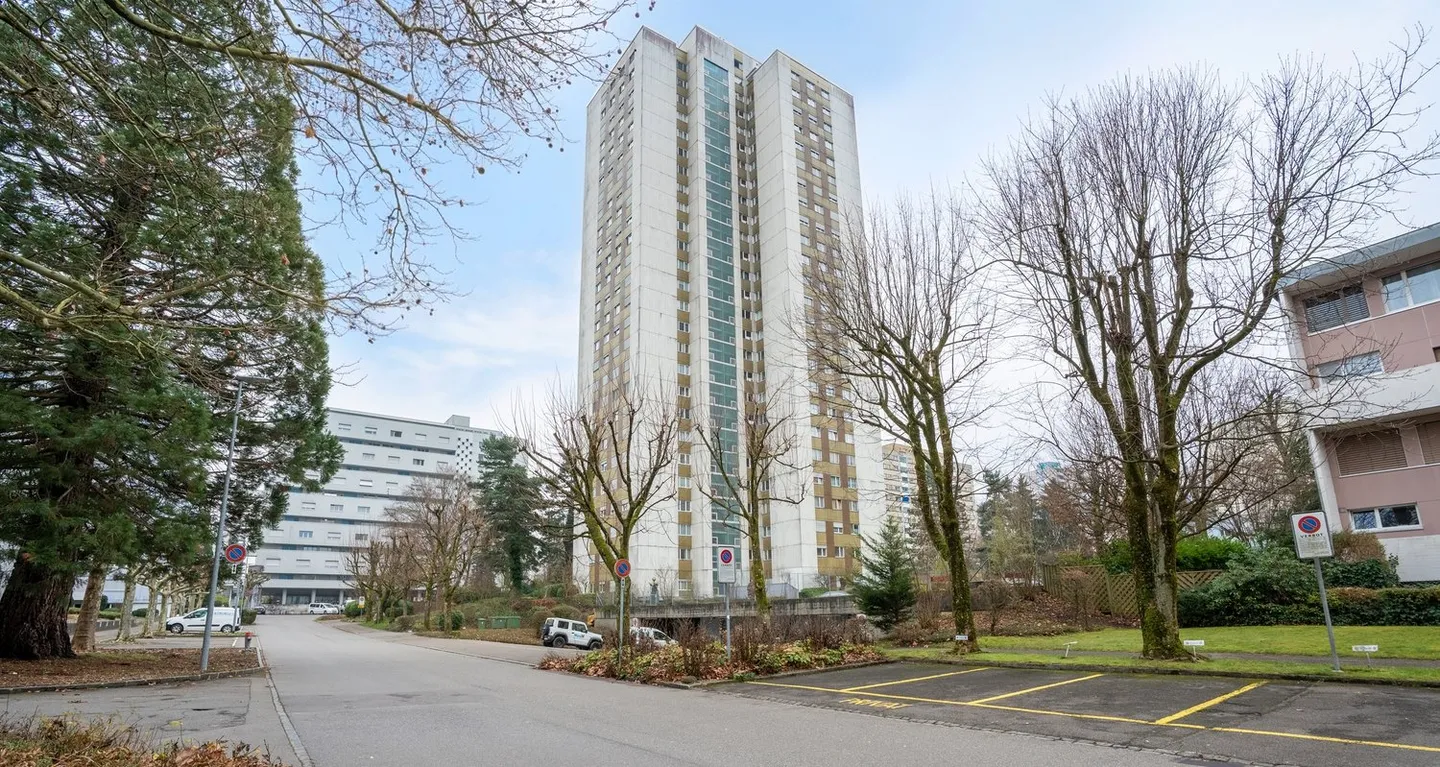 Appartamento ristrutturato di 4,5 locali con finiture curate - Foto 12 di 14