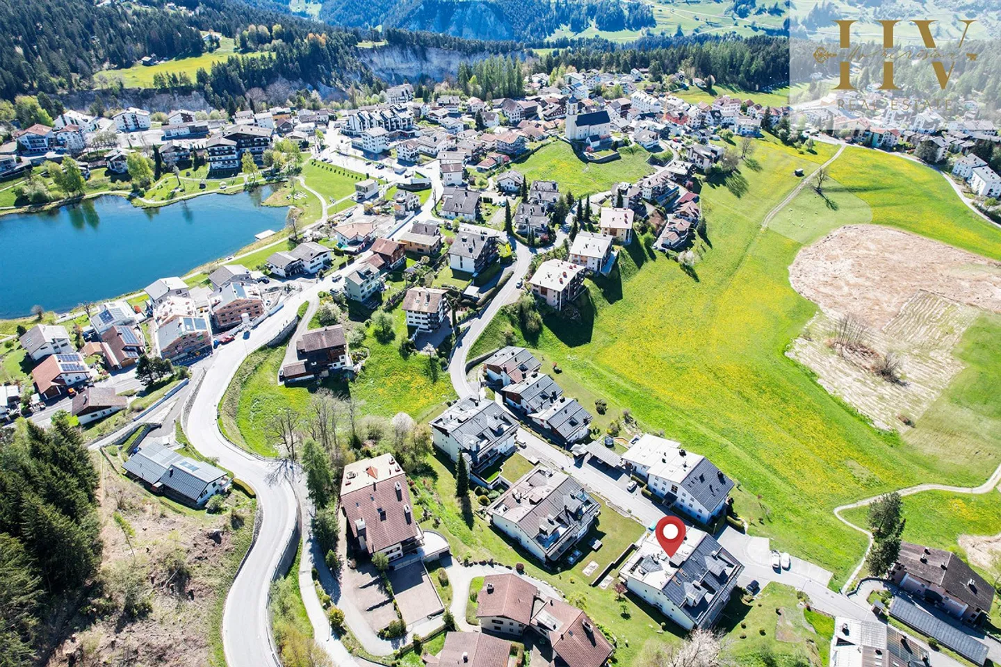 Attractive apartment in Laax with sunny XXL balcony - Photo 4 of 13