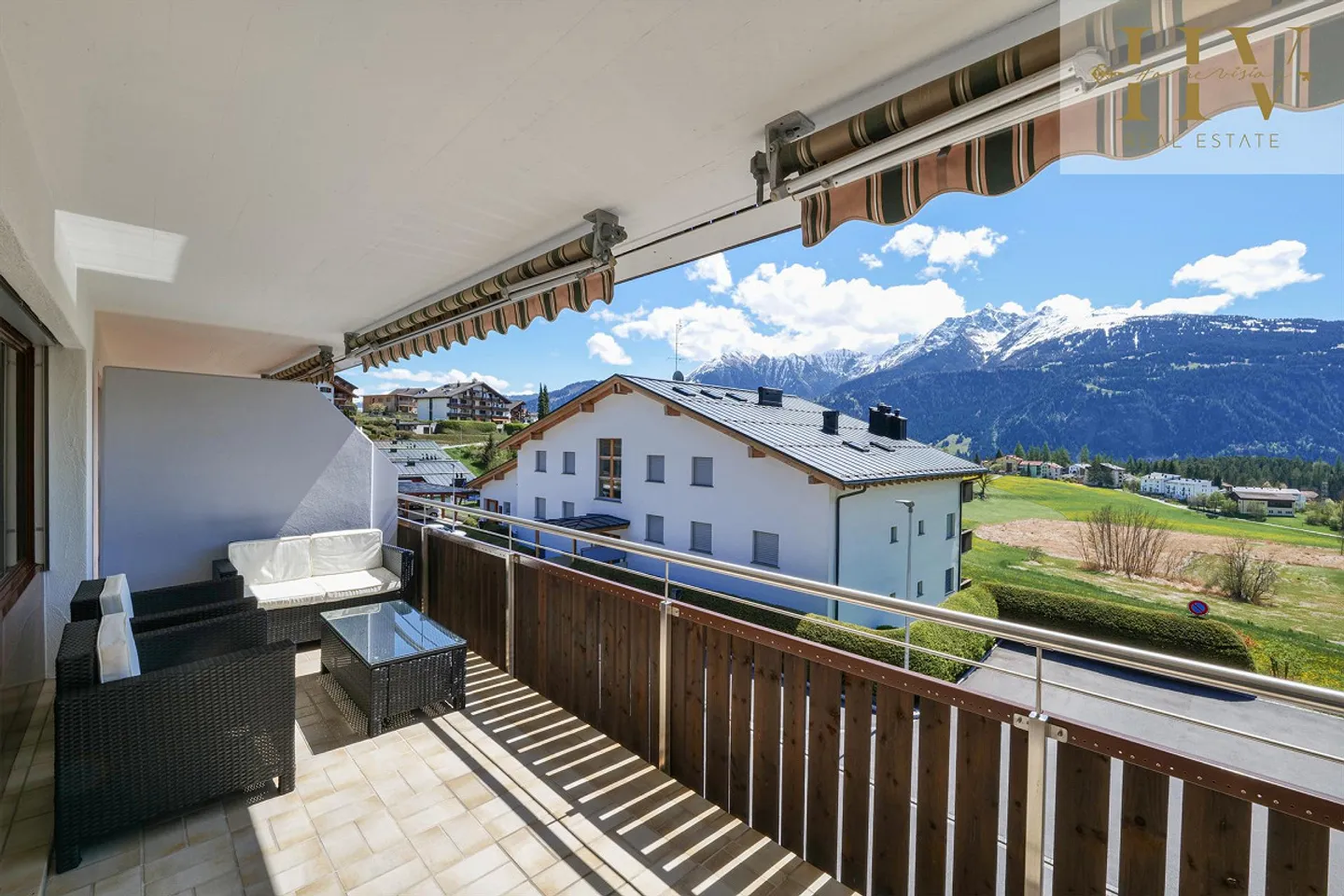 Attractive apartment in Laax with sunny XXL balcony - Photo 5 of 13