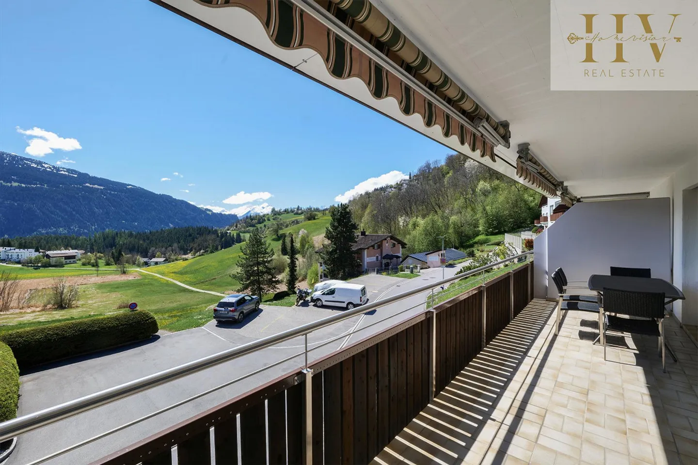 Attractive apartment in Laax with sunny XXL balcony - Photo 6 of 13