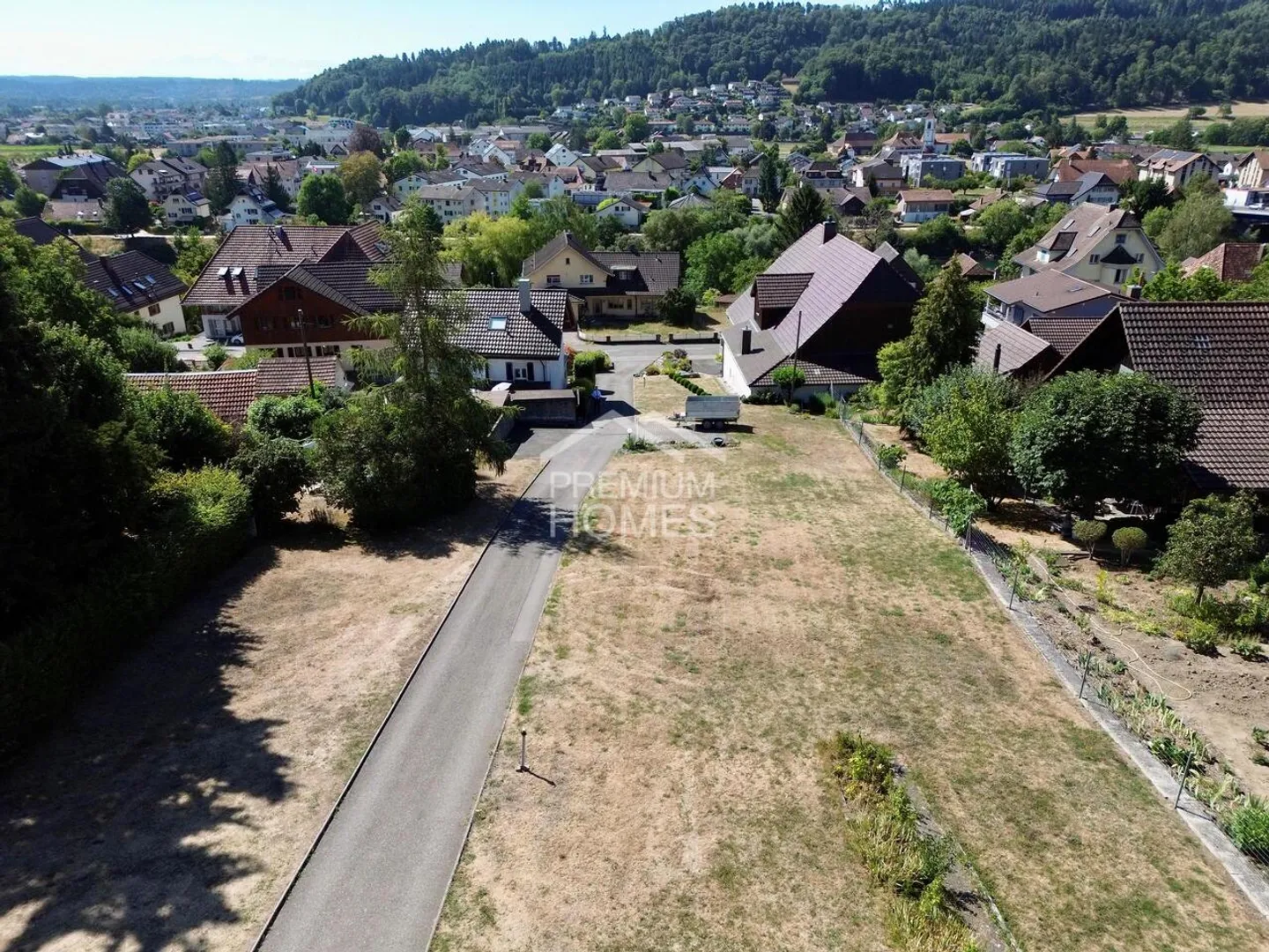 Attractive building land in Brügg with rarity value - Photo 1 of 7