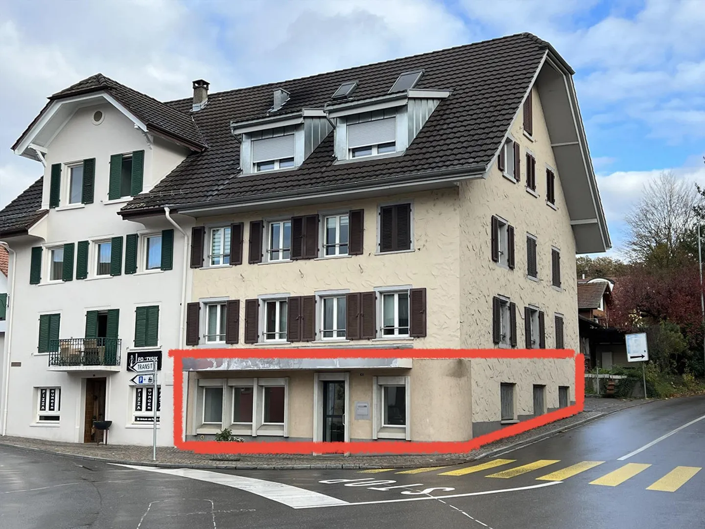 Grand et spacieux espace commercial dans un emplacement central à Mellingen - Photo 2 sur 7