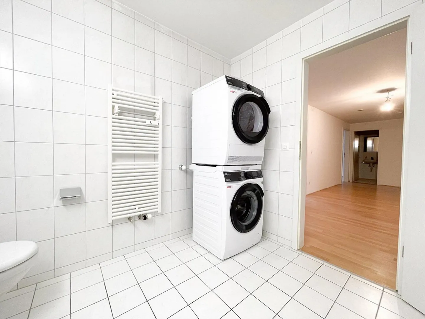 Lumière, Espace et Vie Urbaine : Votre Oasis de 4.5 Pièces à Bâle - Photo 5 sur 5