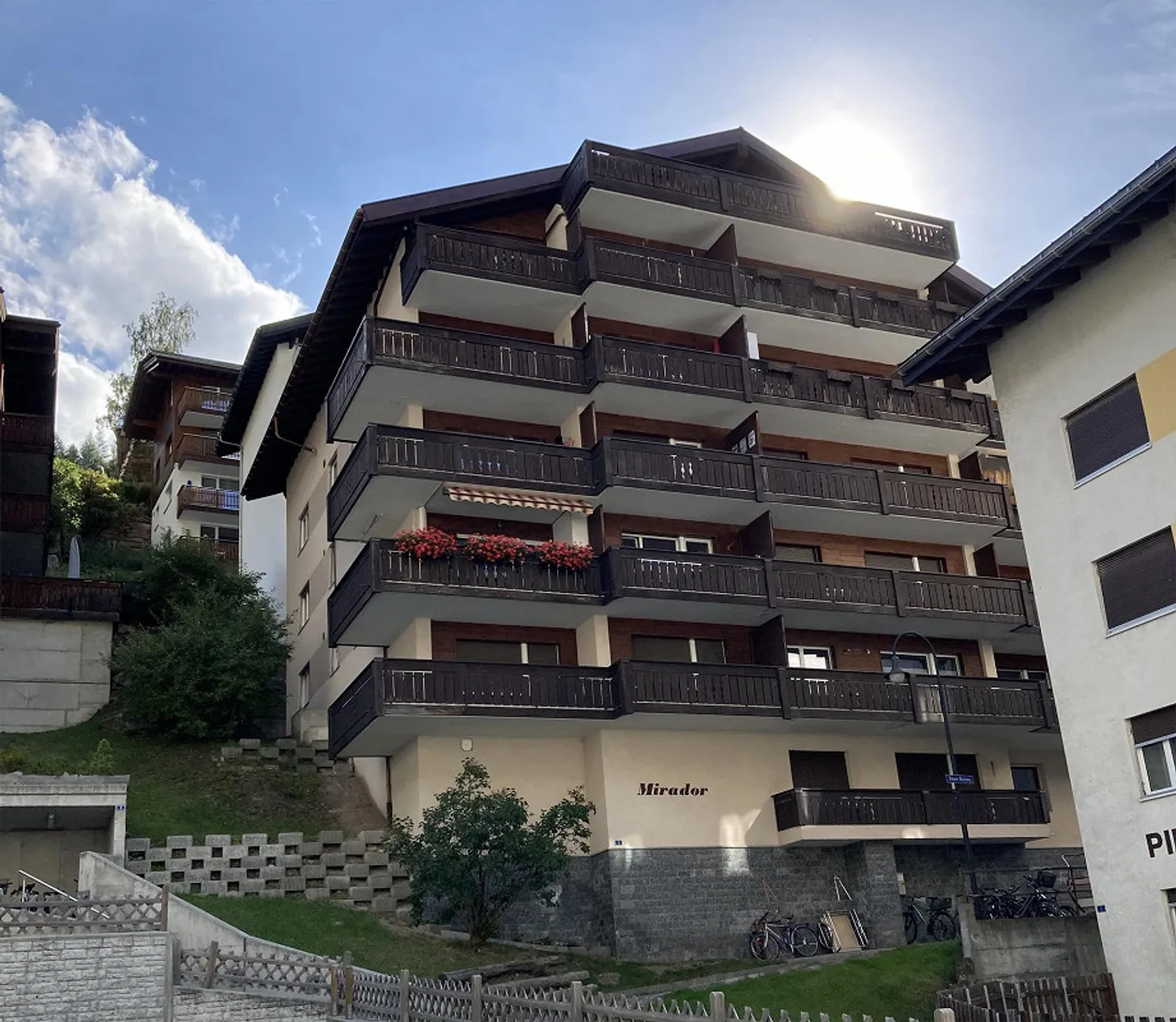 Charmante 3-Zimmer-Dachwohnung mit Matterhornblick - Foto 1 von 12