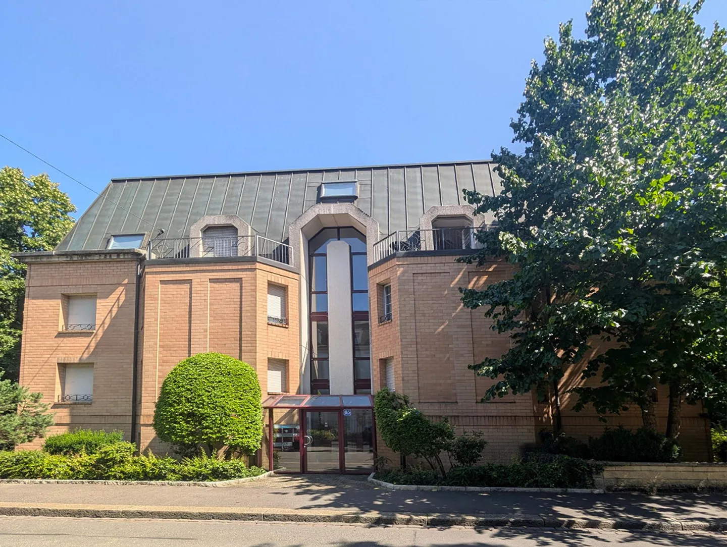This gem is located in the popular district of Gellert - Photo 1 of 13