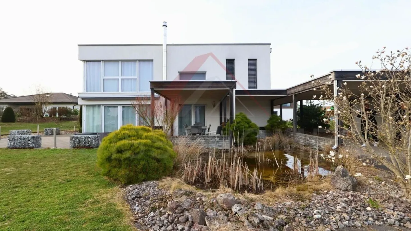 Geräumiges und lichtdurchflutetes Haus mit Garten und hochwertigen Ausstattungen - Foto 1 von 28