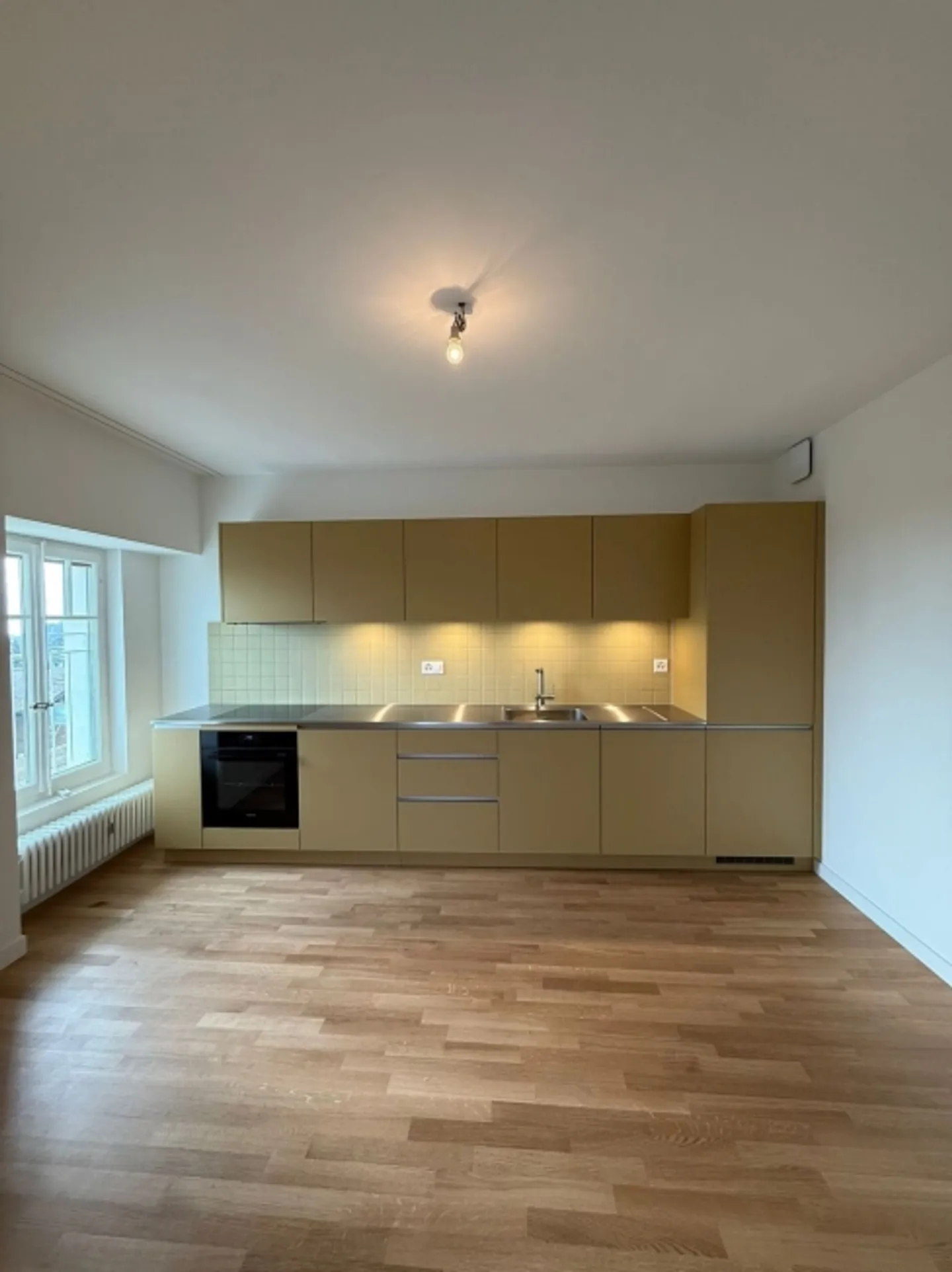 «Appartement 3.5 pces - 70m2 - Avenue de la Gare 22 - 1180 Rolle» - Photo 4 of 7