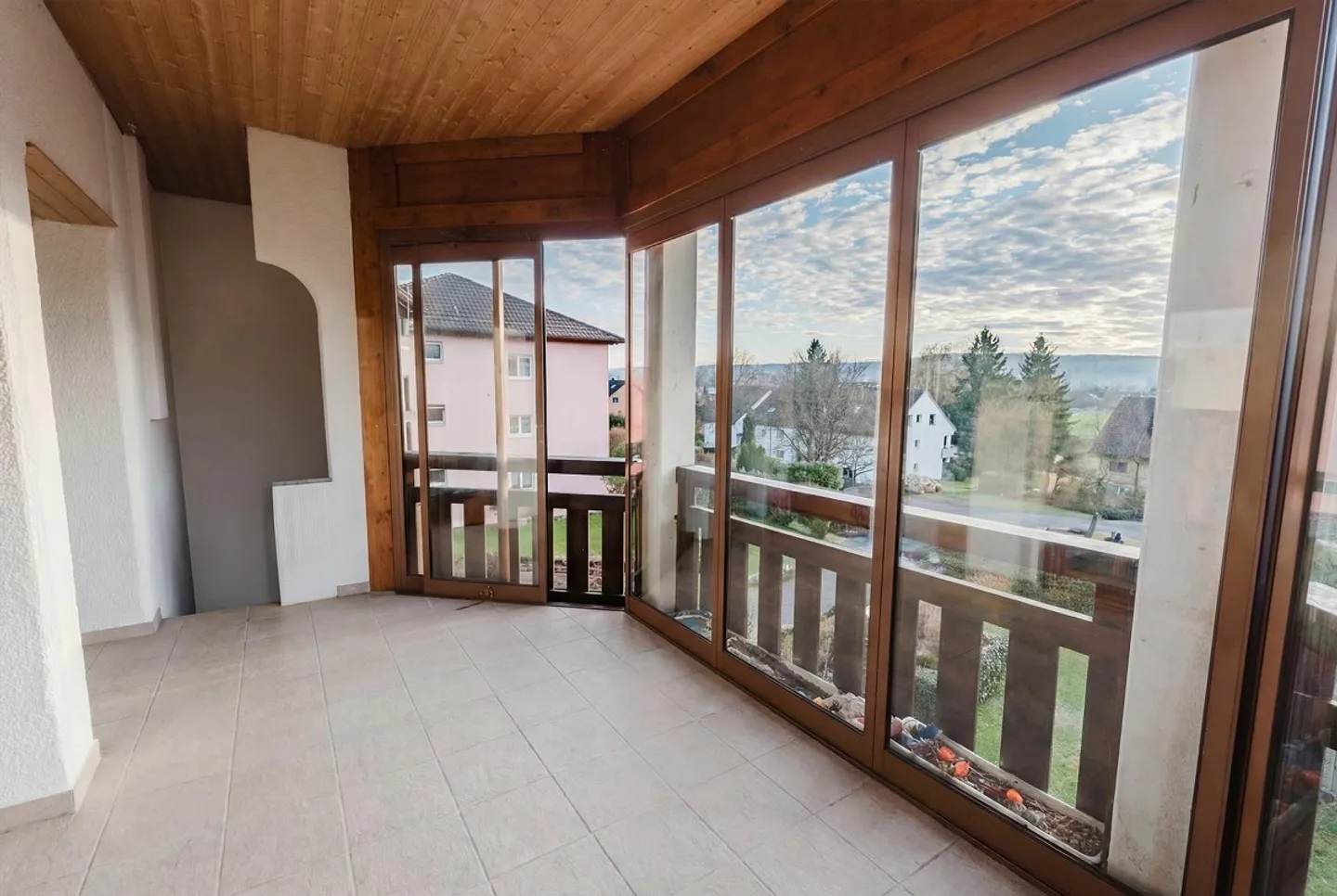 Light and Comfort in Perfect Harmony - Photo 2 of 9