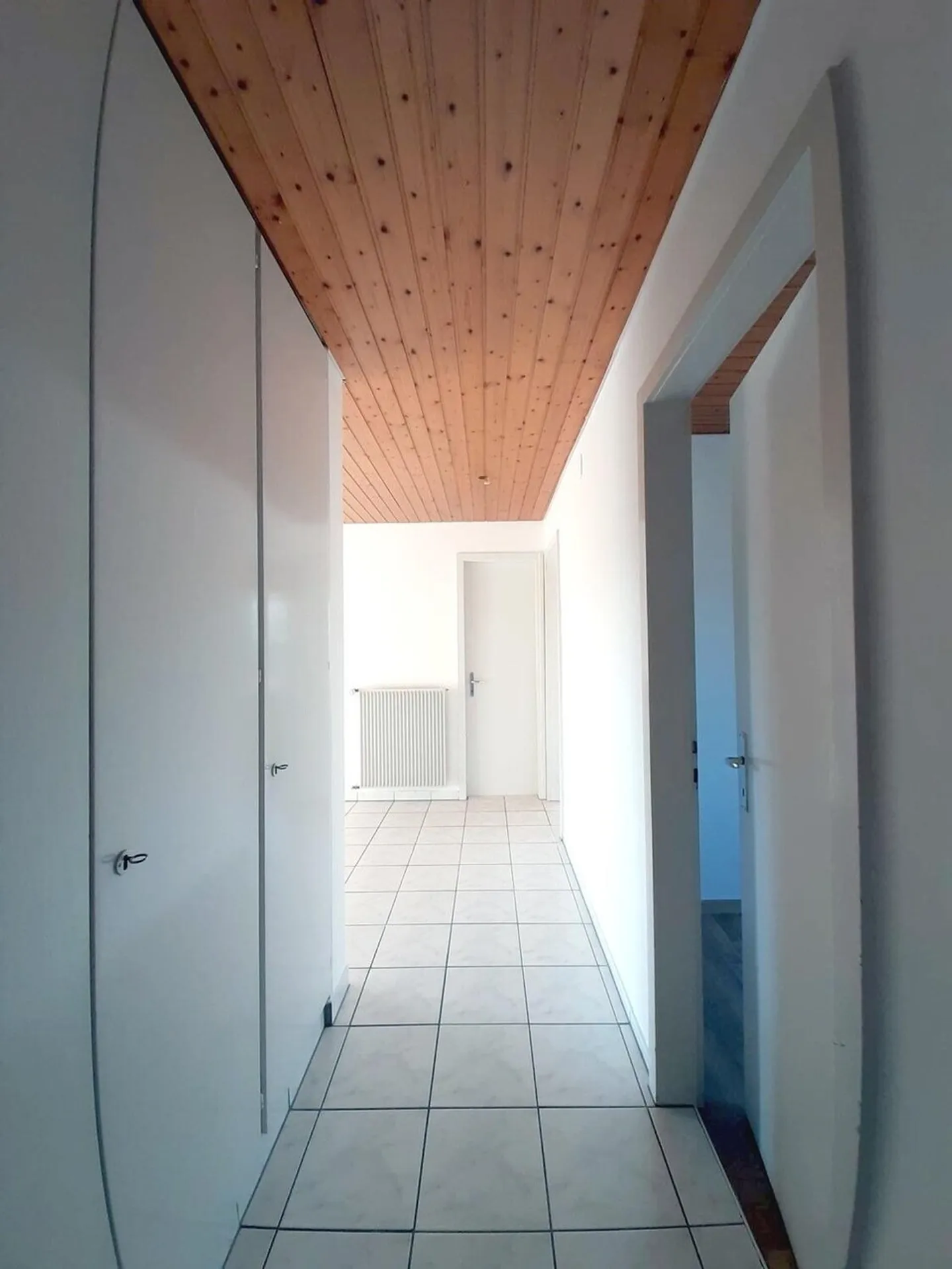 Apartment in a central location sought? - Photo 2 of 9