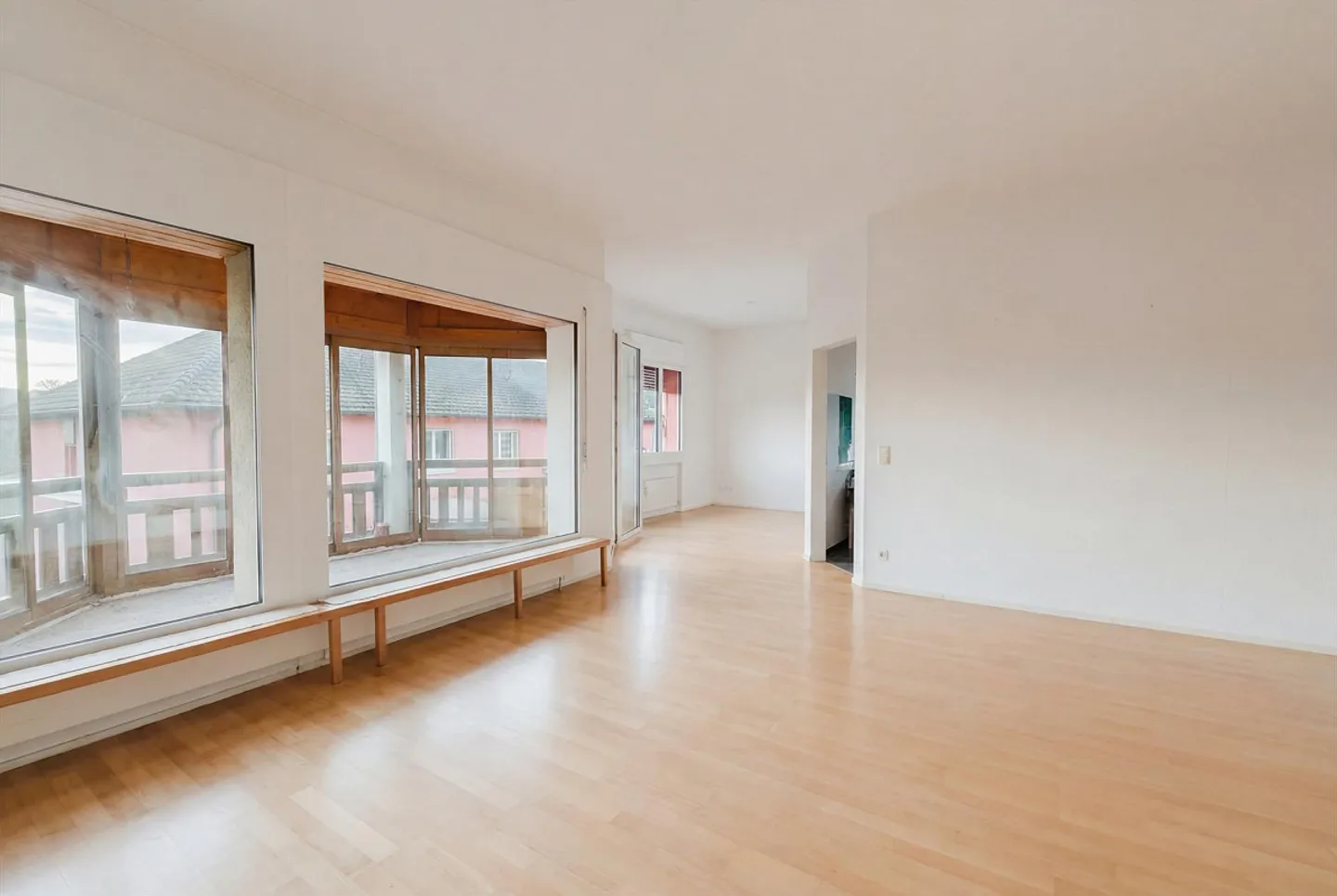 Light and Comfort in Perfect Harmony - Photo 5 of 9