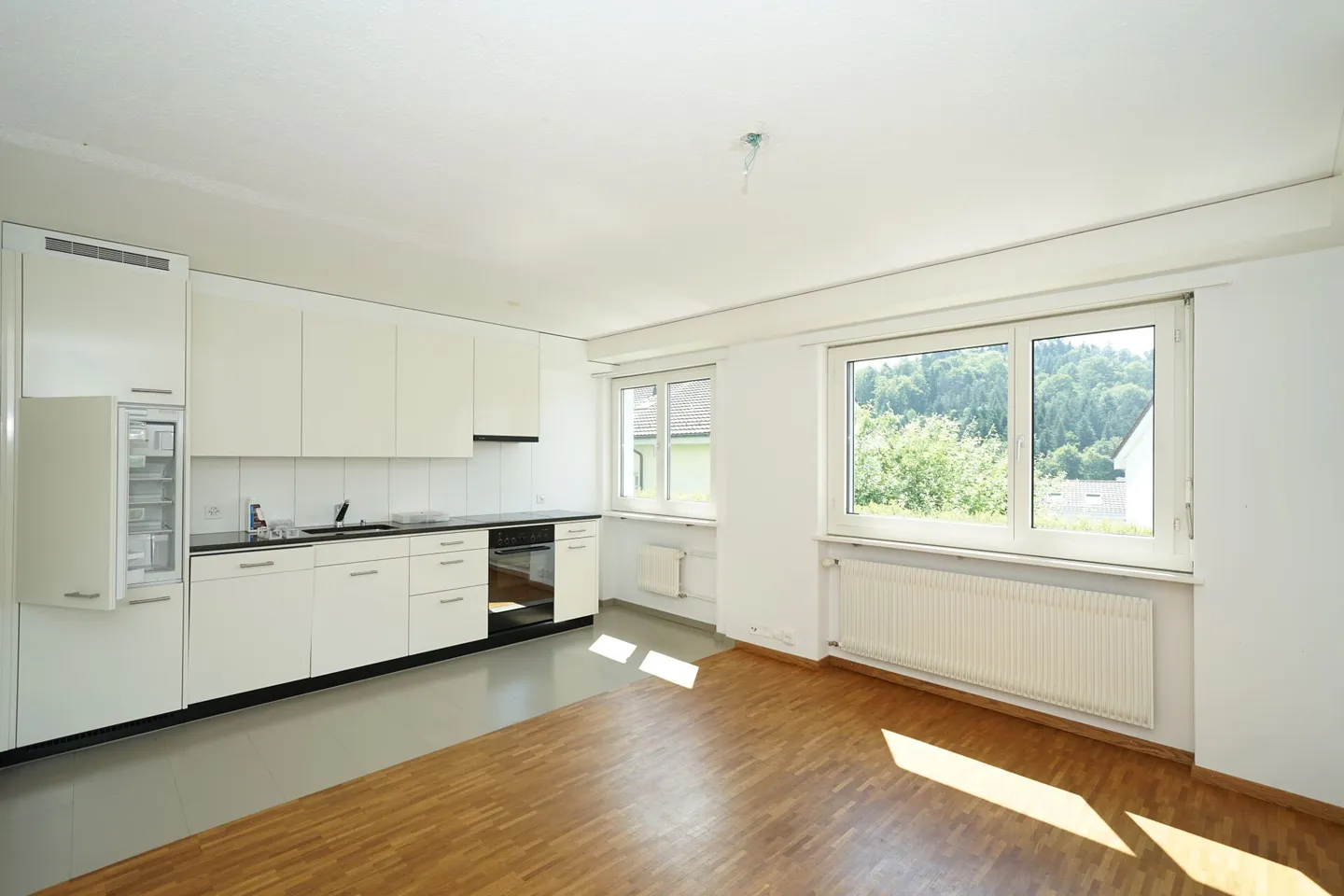 Modern, city-close 2-room apartment in a quiet location with outdoor seating - Photo 1 of 6