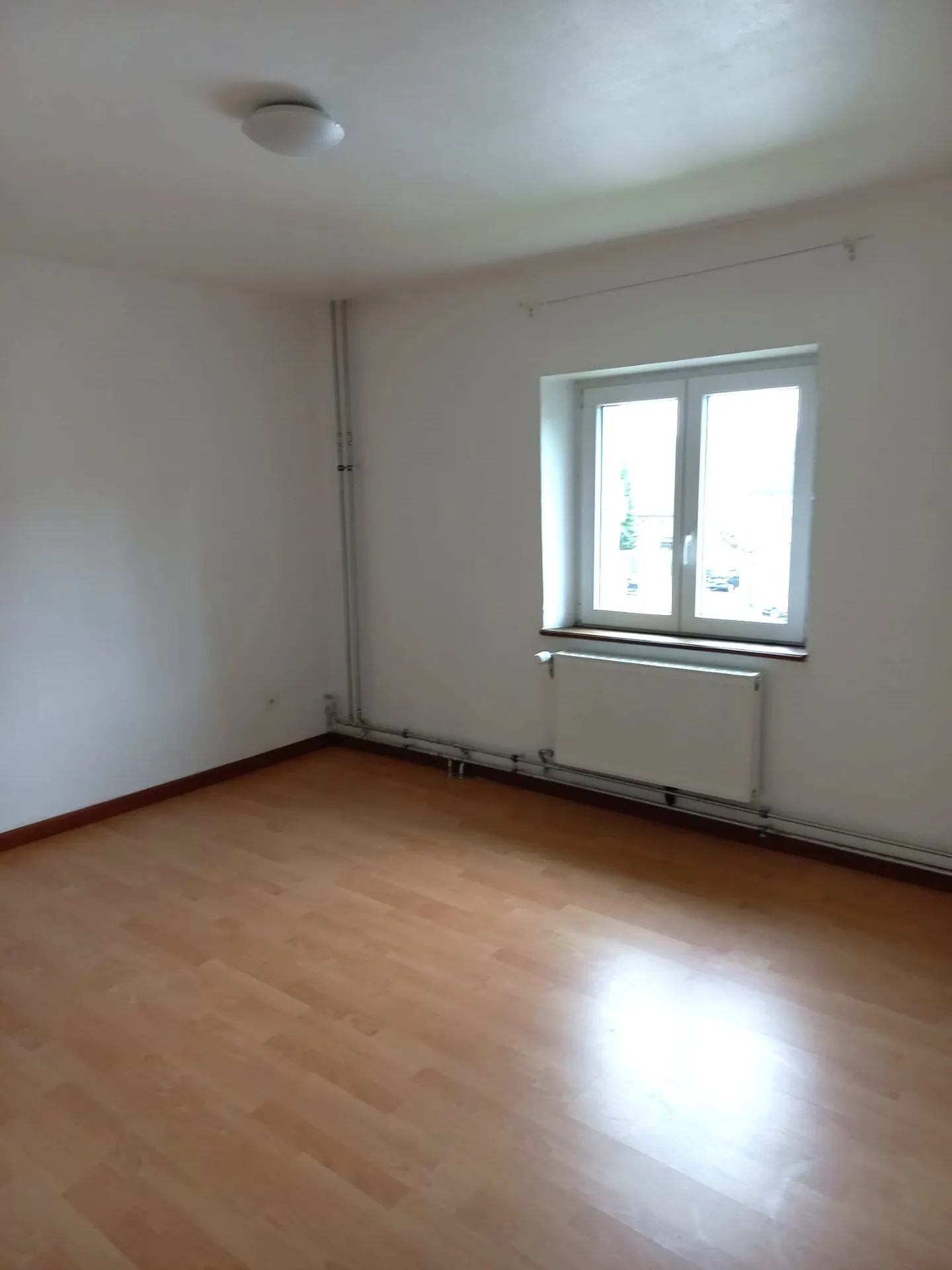 Appartamento vicino alla stazione, 2° piano, lato giardino, disponibile immediatamente - Foto 6 di 12