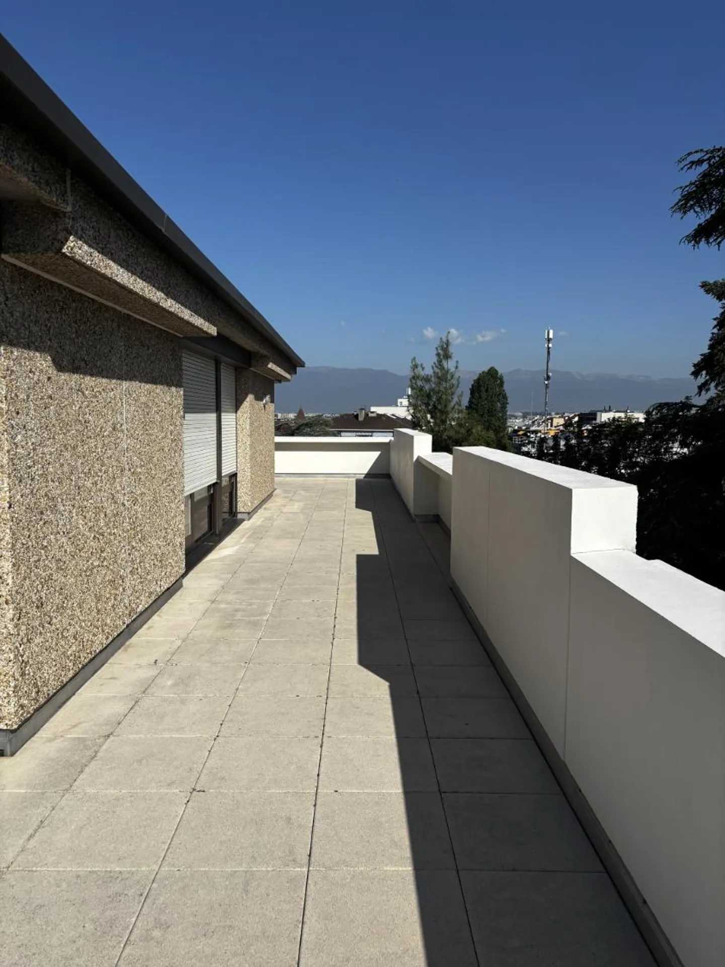 Attique Charmant avec Terrasse - Photo 4 sur 6