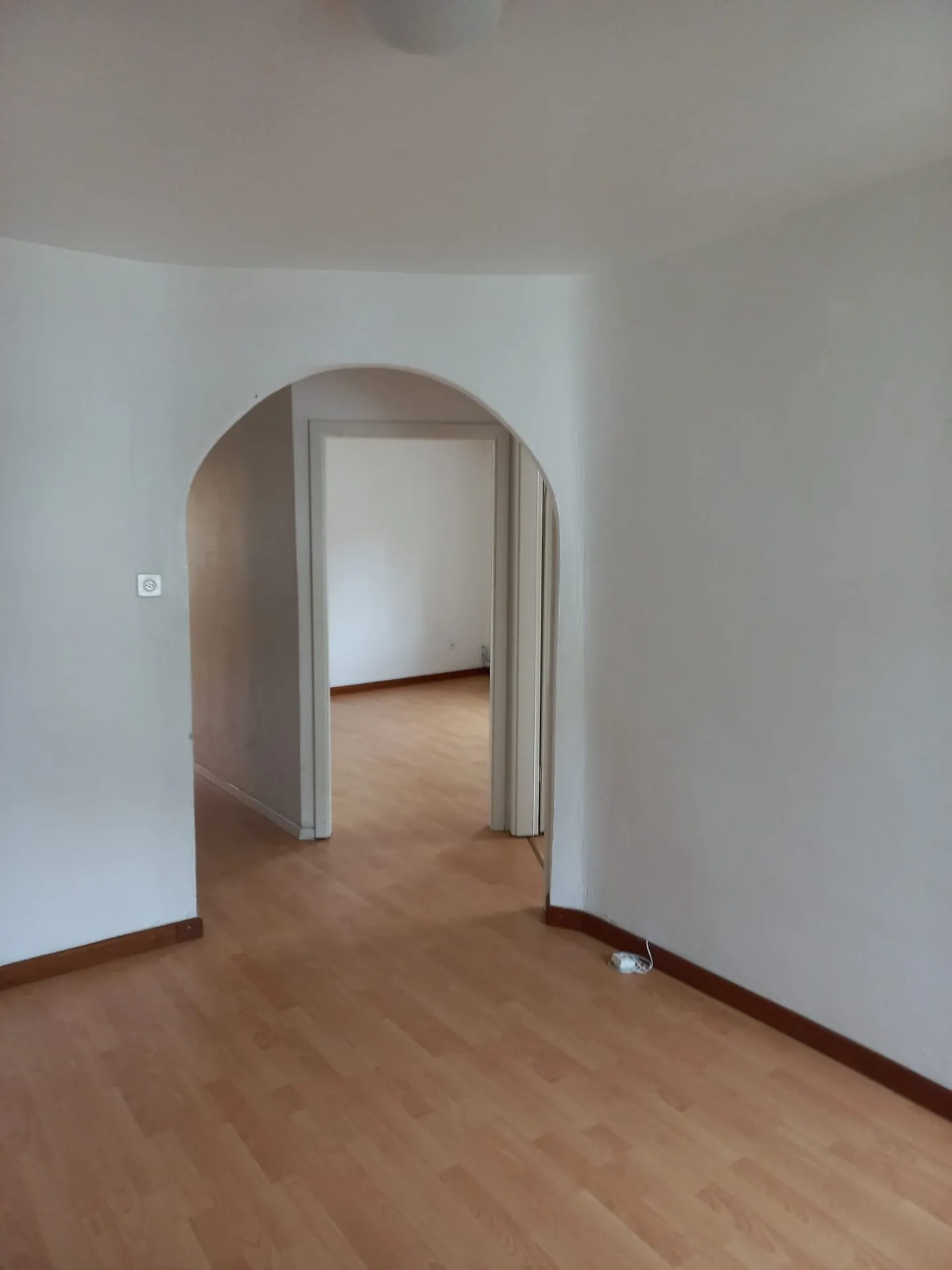 Appartamento vicino alla stazione, 2° piano, lato giardino, disponibile immediatamente - Foto 4 di 12