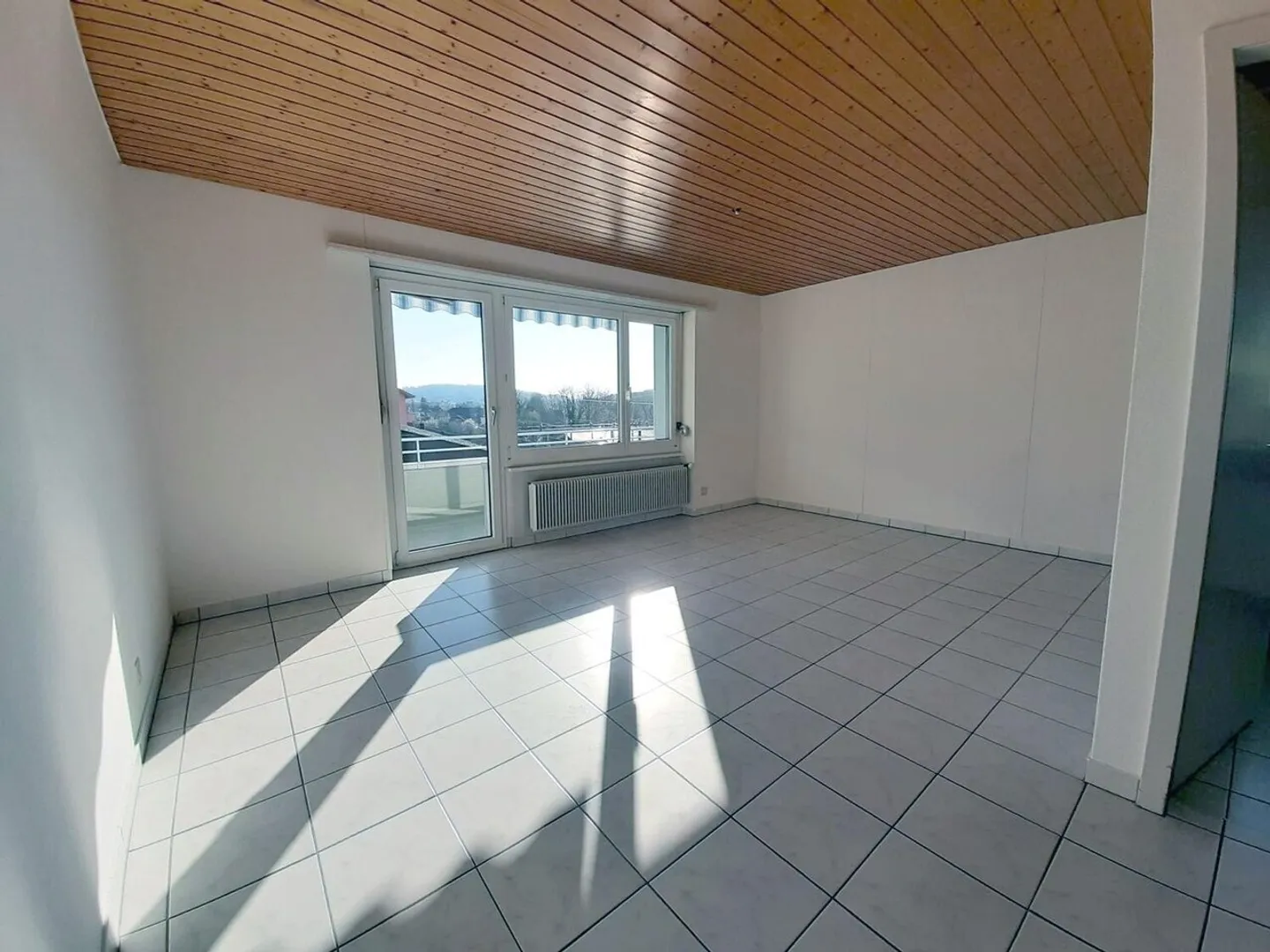 Apartment in a central location sought? - Photo 3 of 9