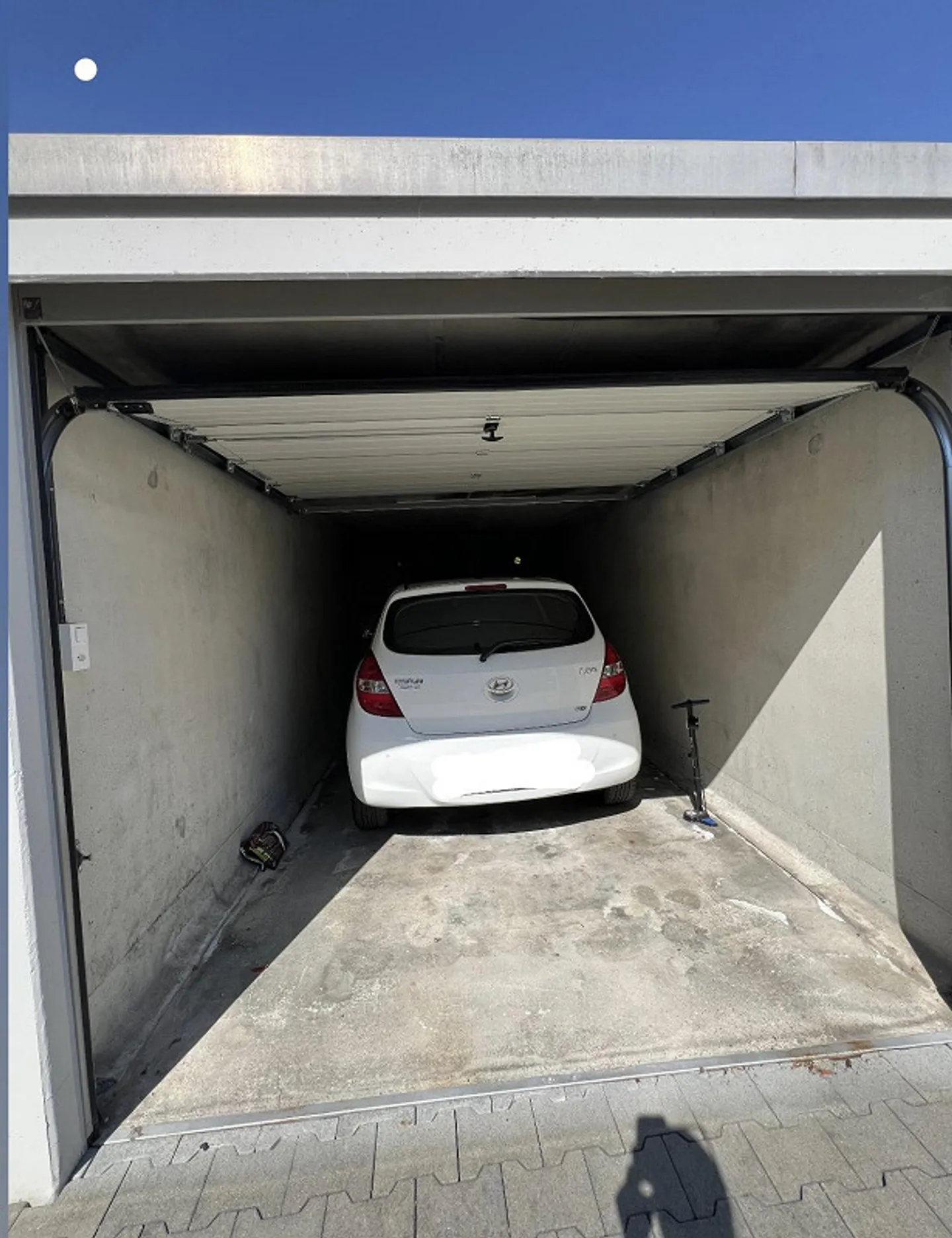 Spacious Garage for Rent - Photo 1 of 1