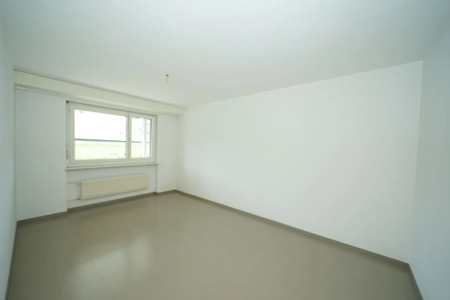 Modern, city-close 2-room apartment in a quiet location with outdoor seating - Photo 3 of 6