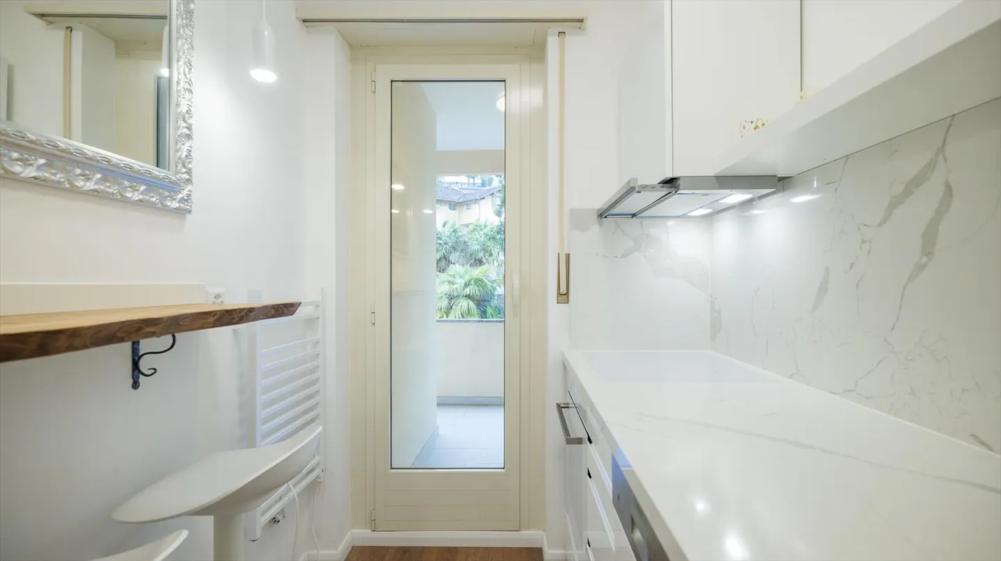 Renovierte 3,5-Zimmer-Wohnung mit Seeblick in Massagno - Foto 4 von 9