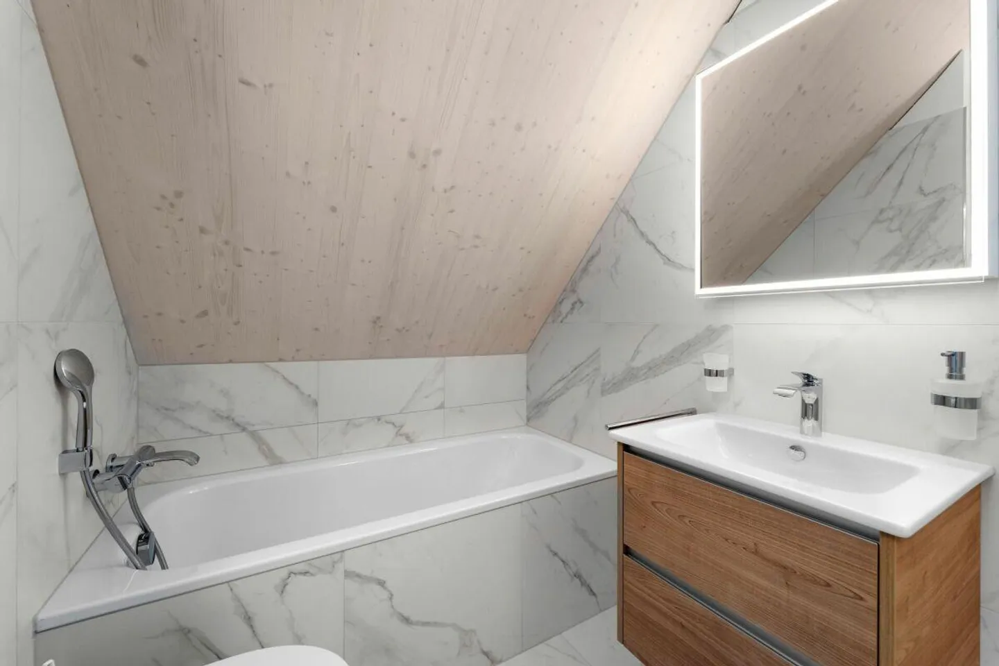 Prima occupazione casa bifamiliare di 5,5 stanze - Foto 5 di 13