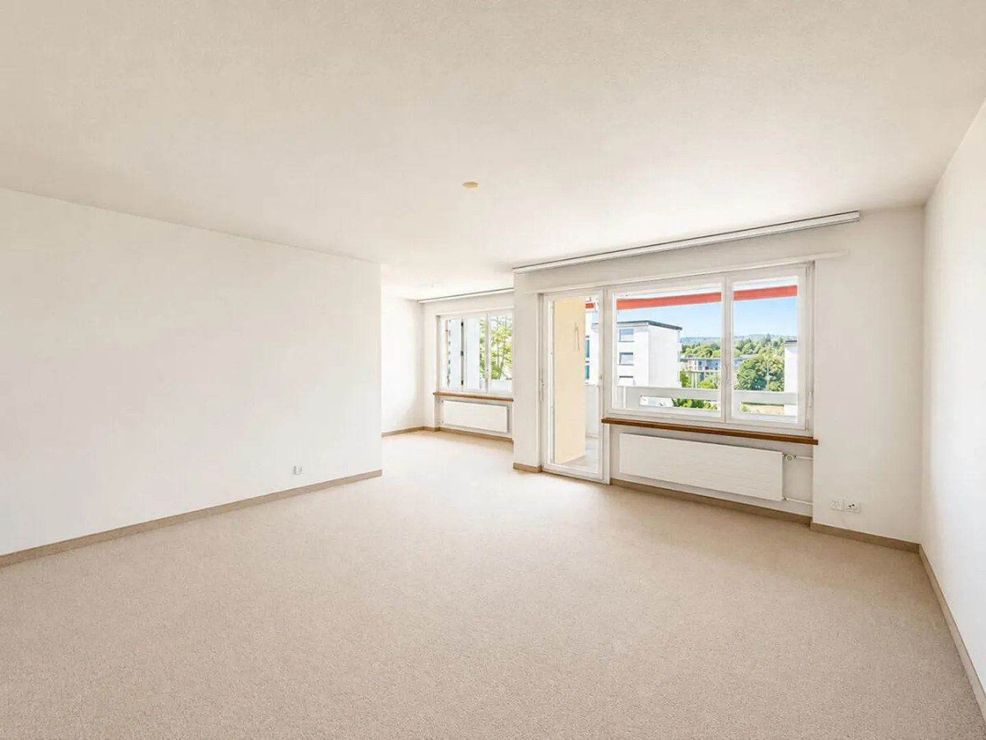 Central and Quiet Living - Photo 2 of 10