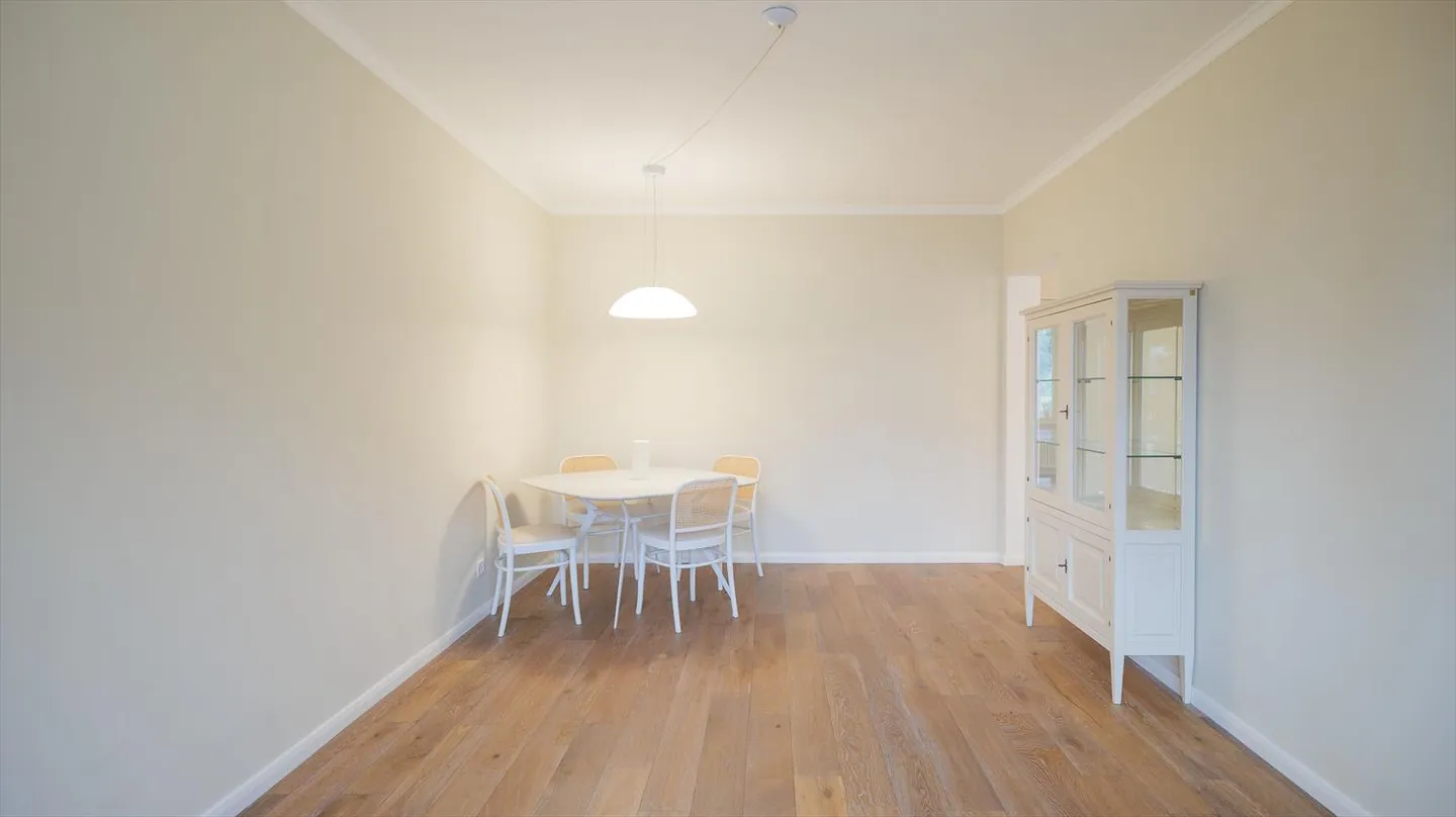Renovierte 3,5-Zimmer-Wohnung mit Seeblick in Massagno - Foto 3 von 9